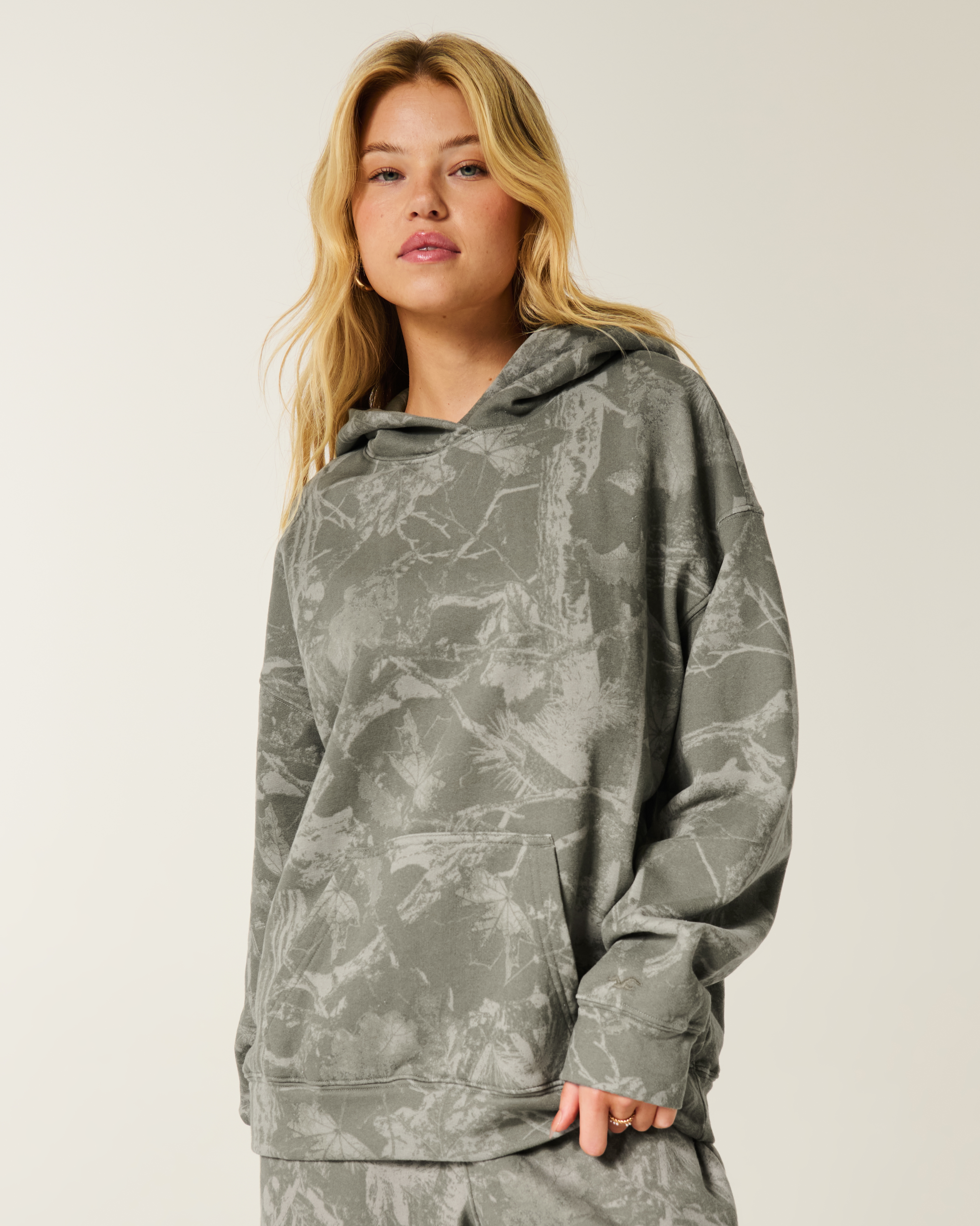Oversized Zip-Up Camo Hoodie