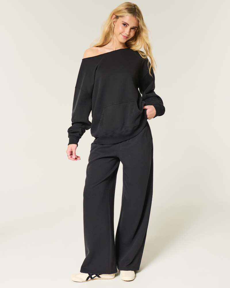 Oversized Off-the-Shoulder Sweatshirt