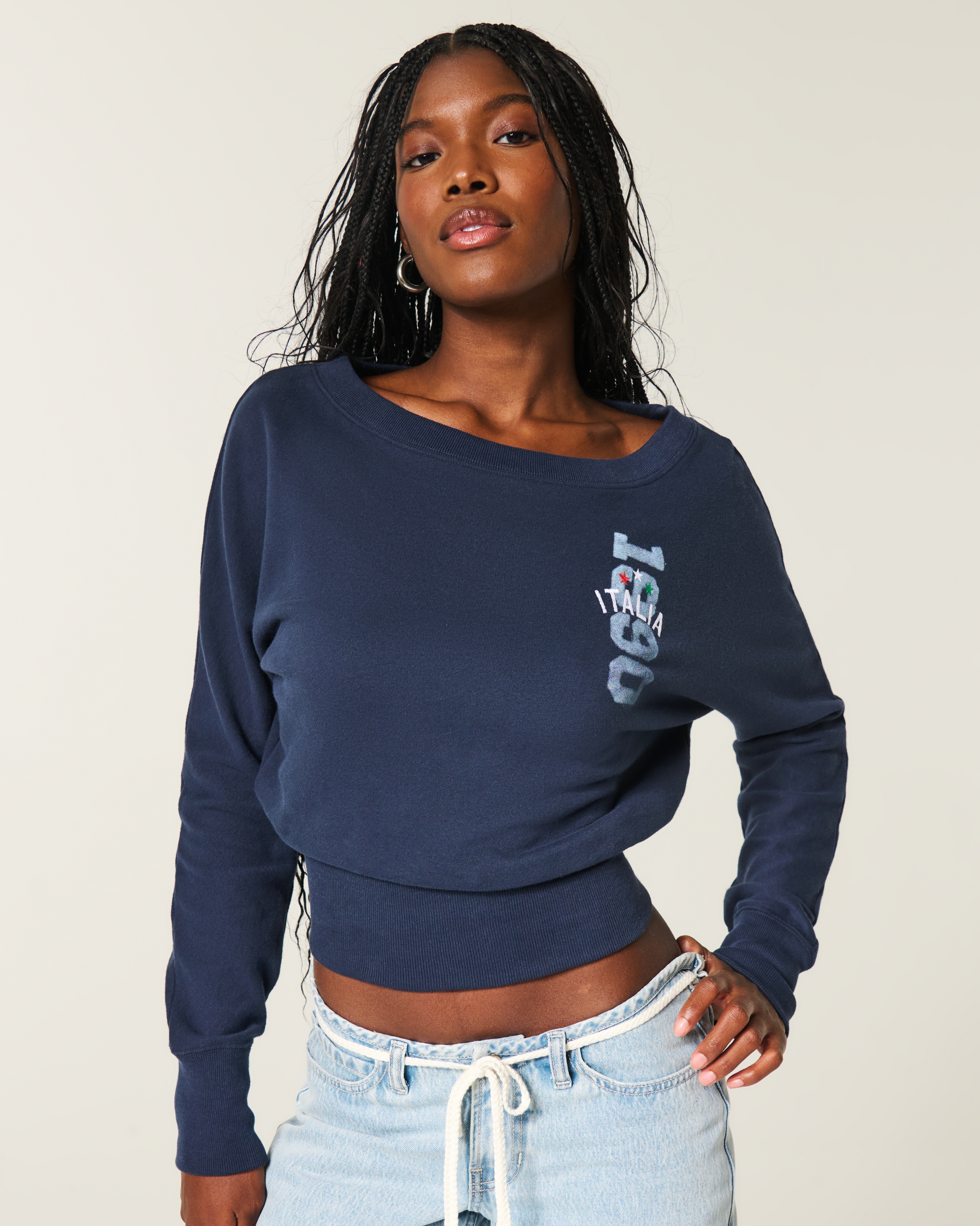 Easy Off-the-Shoulder Italia Graphic Sweatshirt