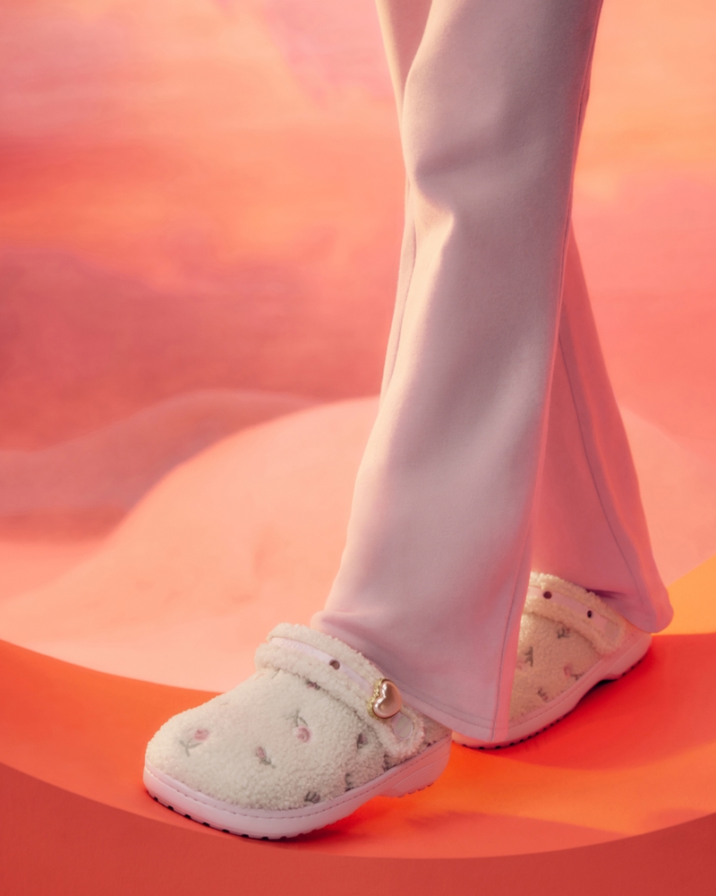Hollister x Crocs Classic Unfurgettable Clog