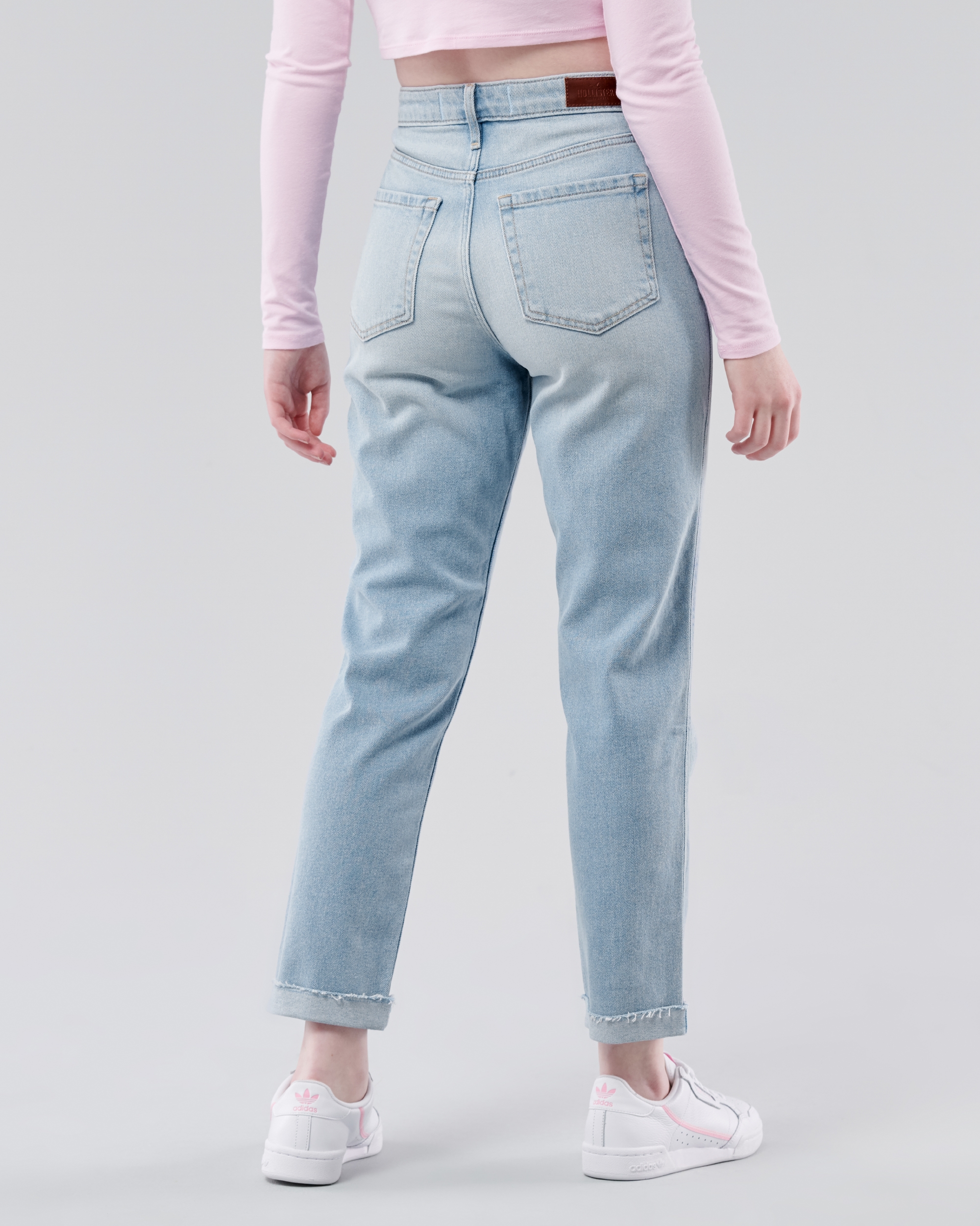 Women's Ultra High-Rise Light Wash Mom Jeans