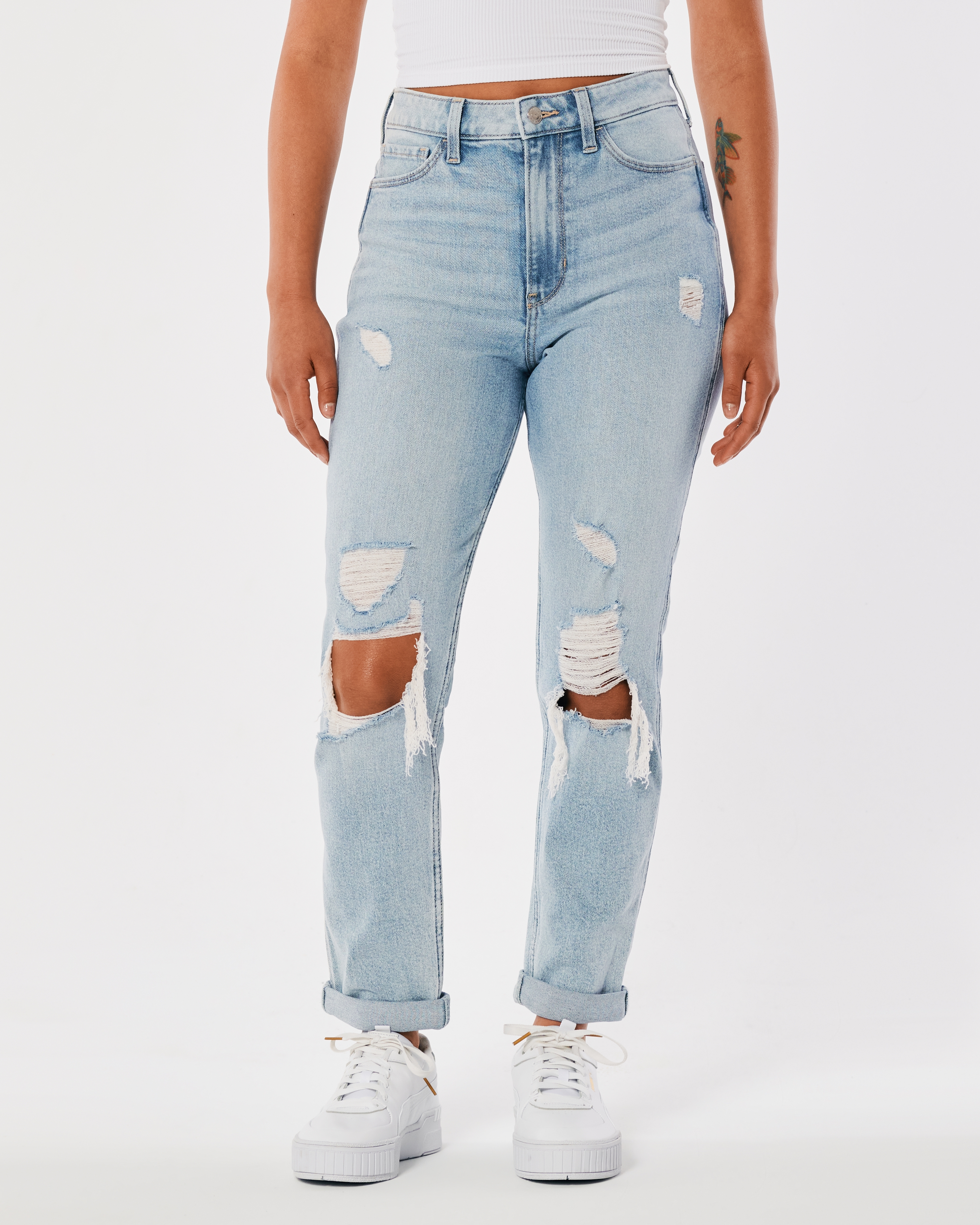 Women s Ultra High Rise Ripped Light Wash Mom Jeans in Light Destroy Size 000 S 00 S 23W from Hollister