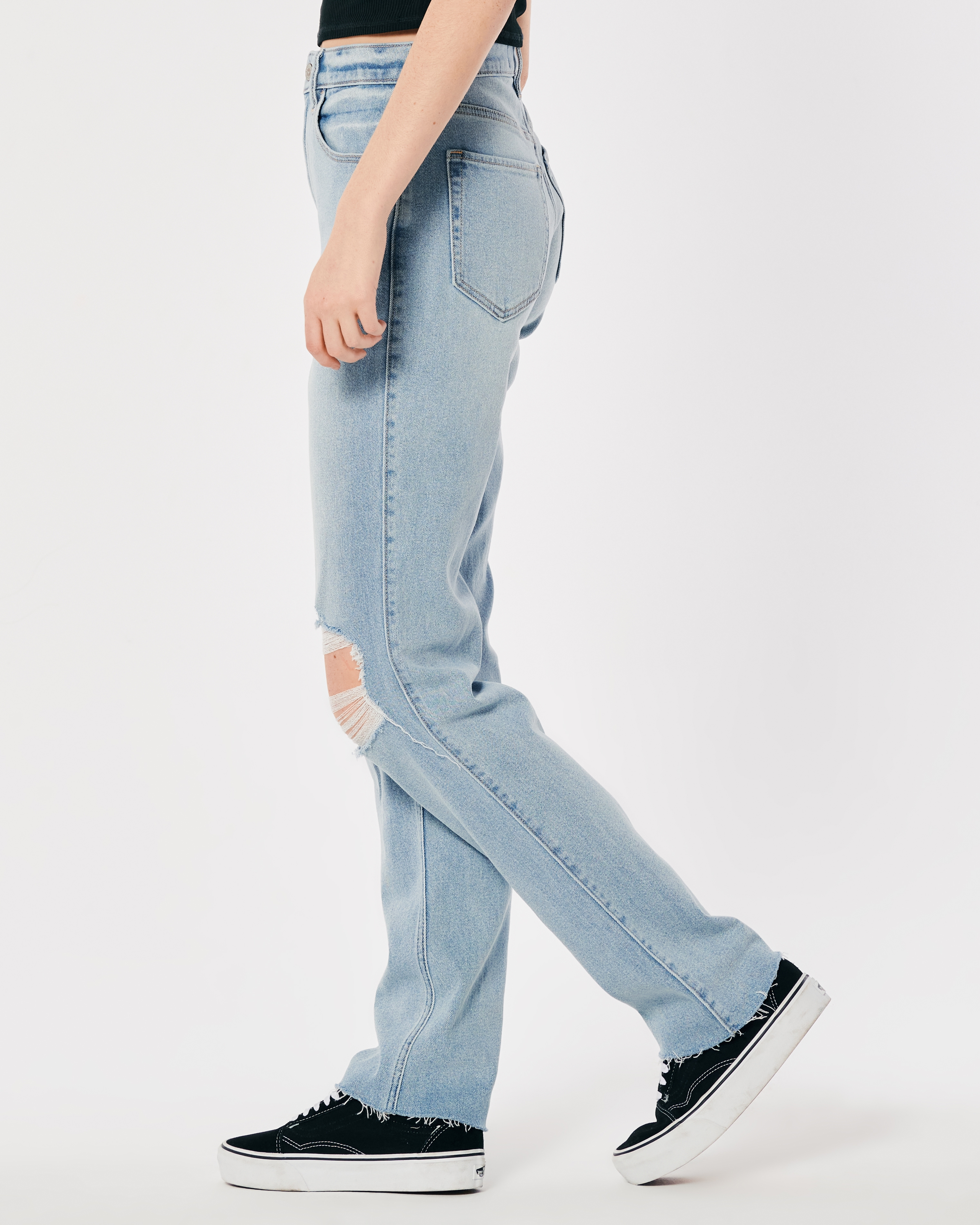 Women's Ultra High-Rise Ripped Light Wash 90s Straight Jeans