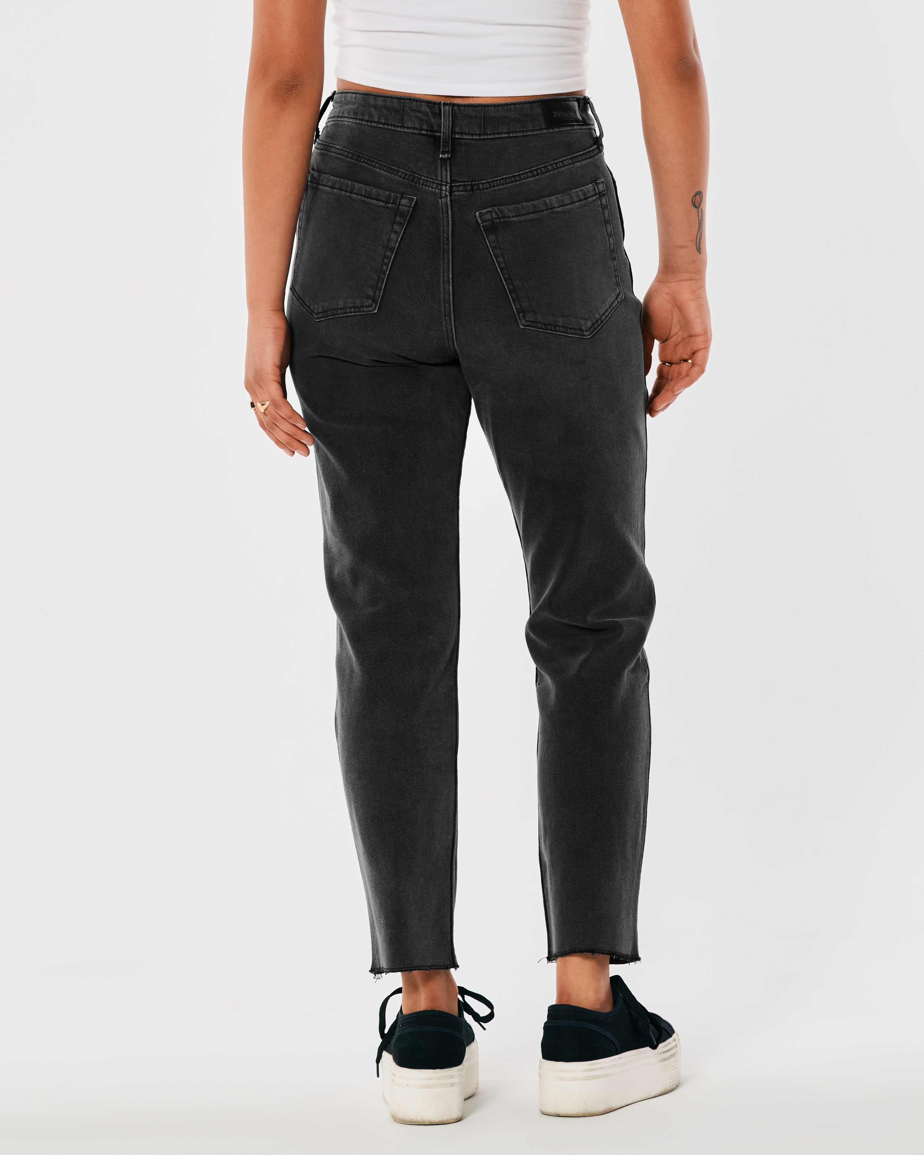 Black mom jeans hollister best sale