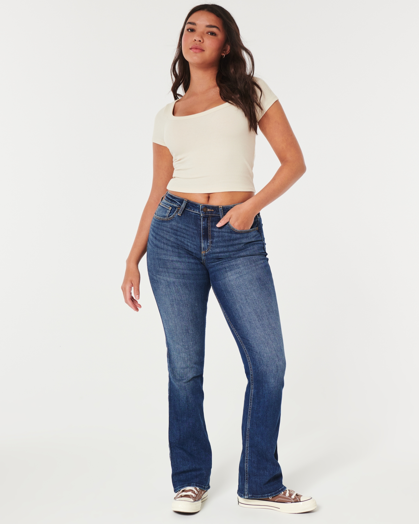 https://img.hollisterco.com/is/image/anf/KIC_355-2329-0732-279_model1.jpg?policy=product-extra-large