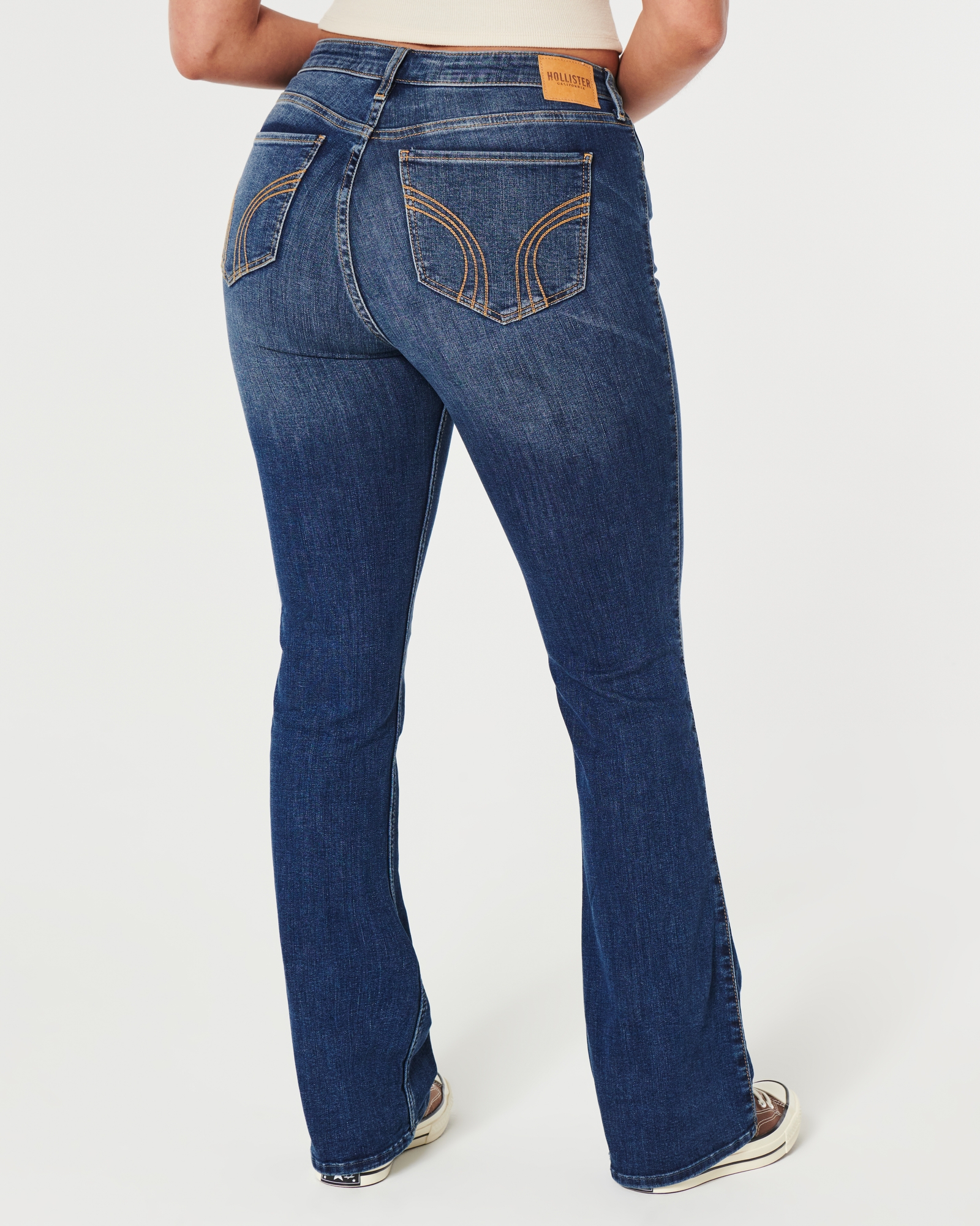 Women's Curvy Mid-Rise Dark Wash Boot Jeans