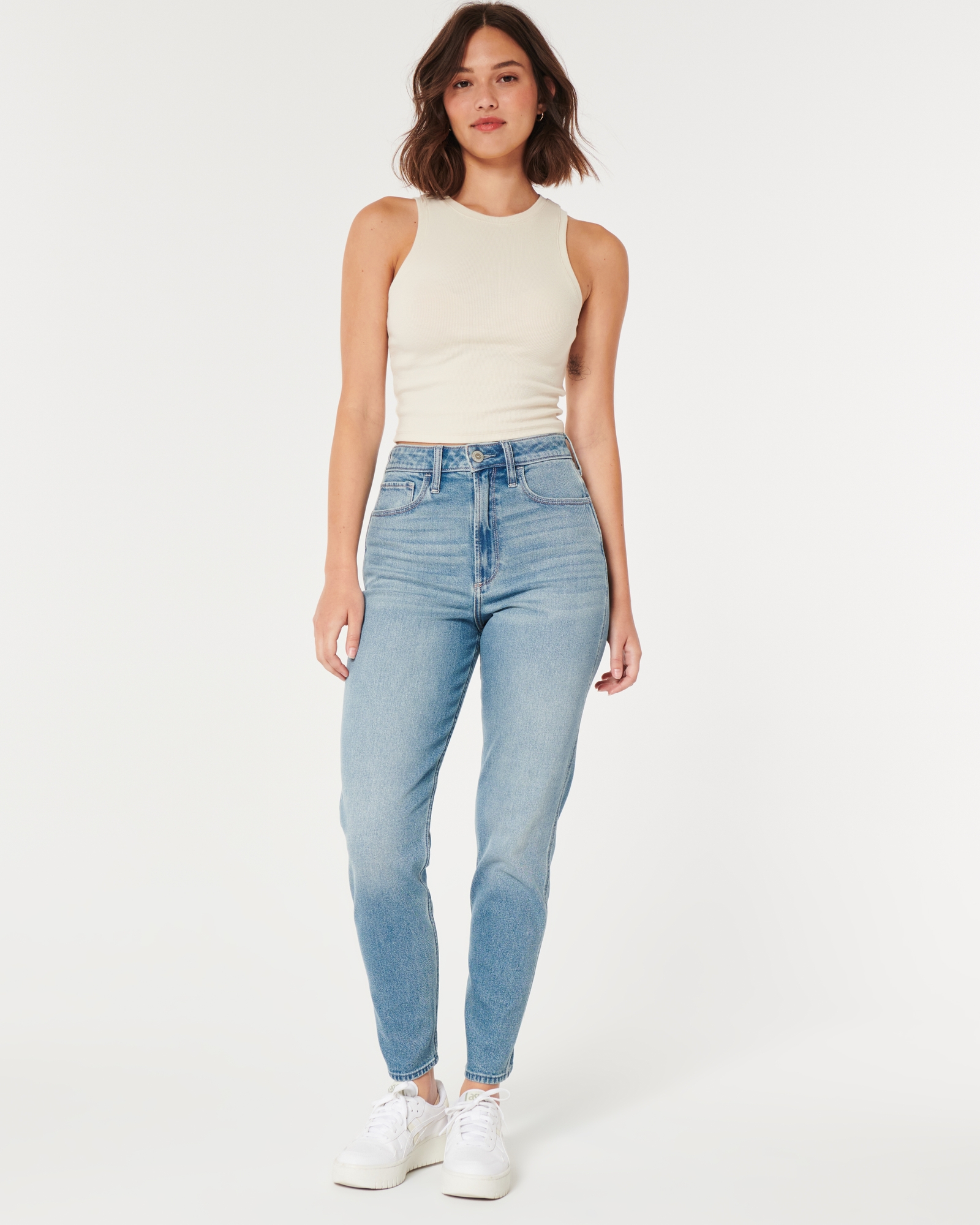 hollister mom jeans with rips!  Hollister mom jeans, Mom jeans, High rise mom  jeans