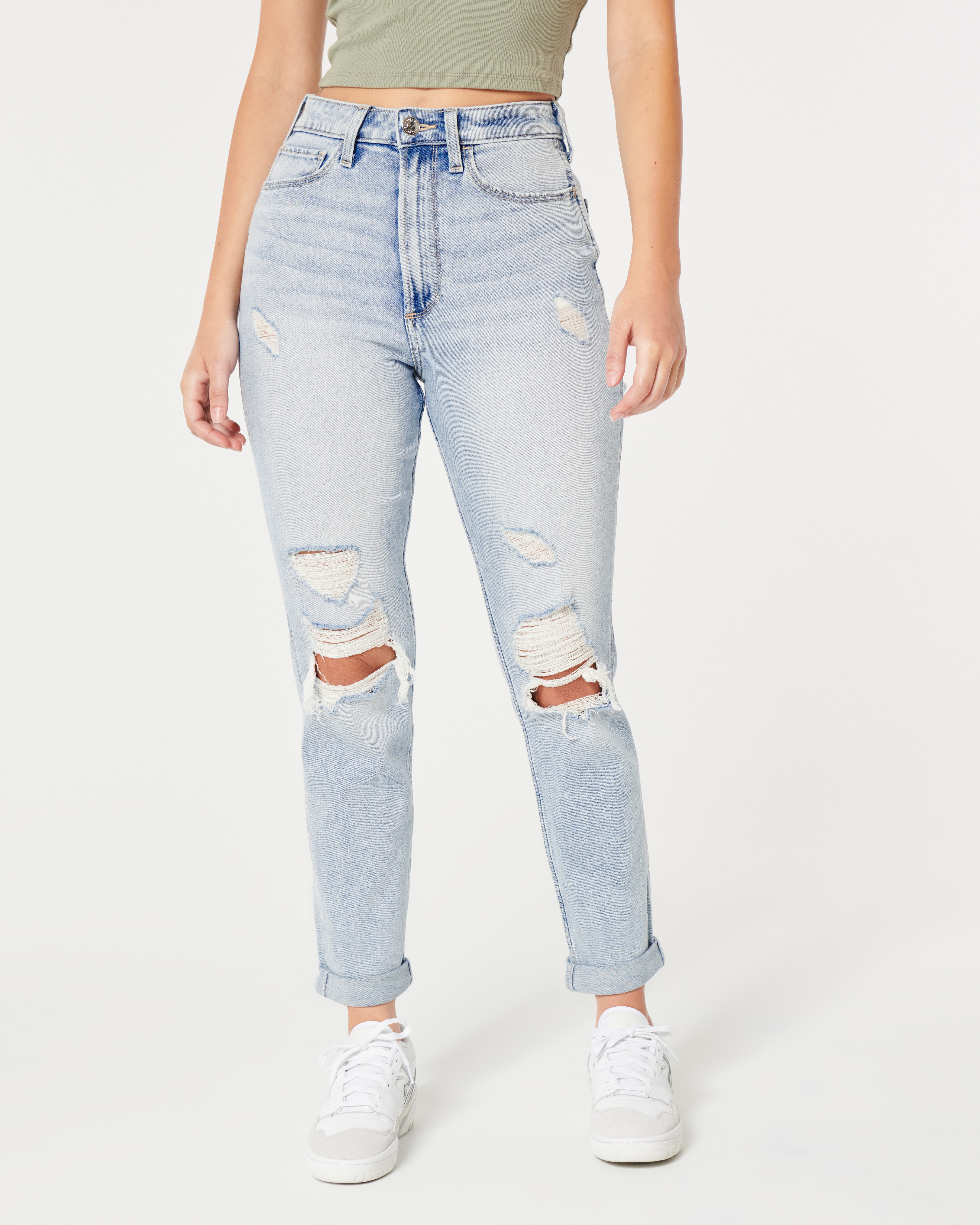 Women s Curvy Ultra High Rise Ripped Light Wash Mom Jeans in Light Ripped Wash Size 0 S 1 S 25W from Hollister