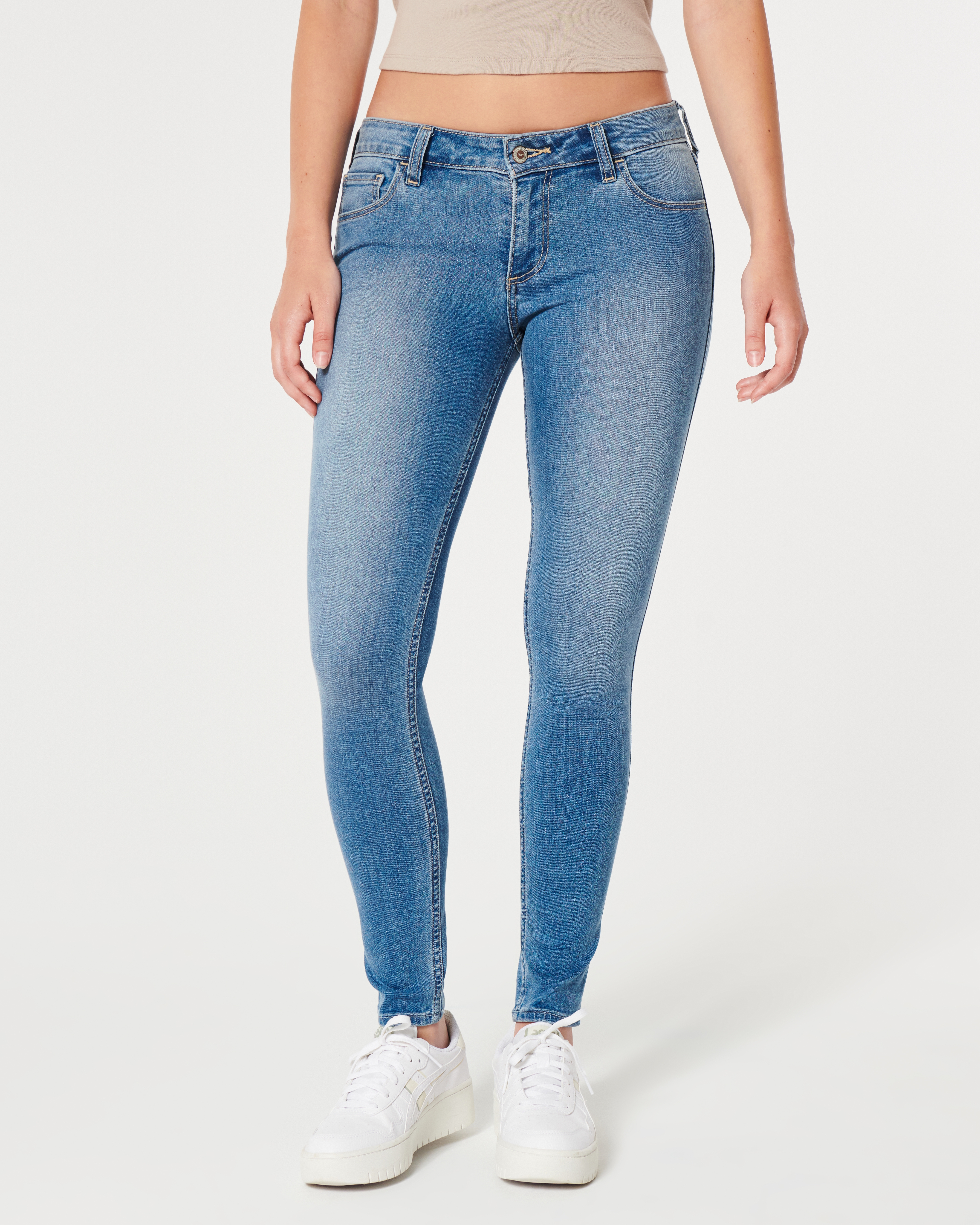 Curvy Low-Rise Medium Wash Super Skinny Jeans