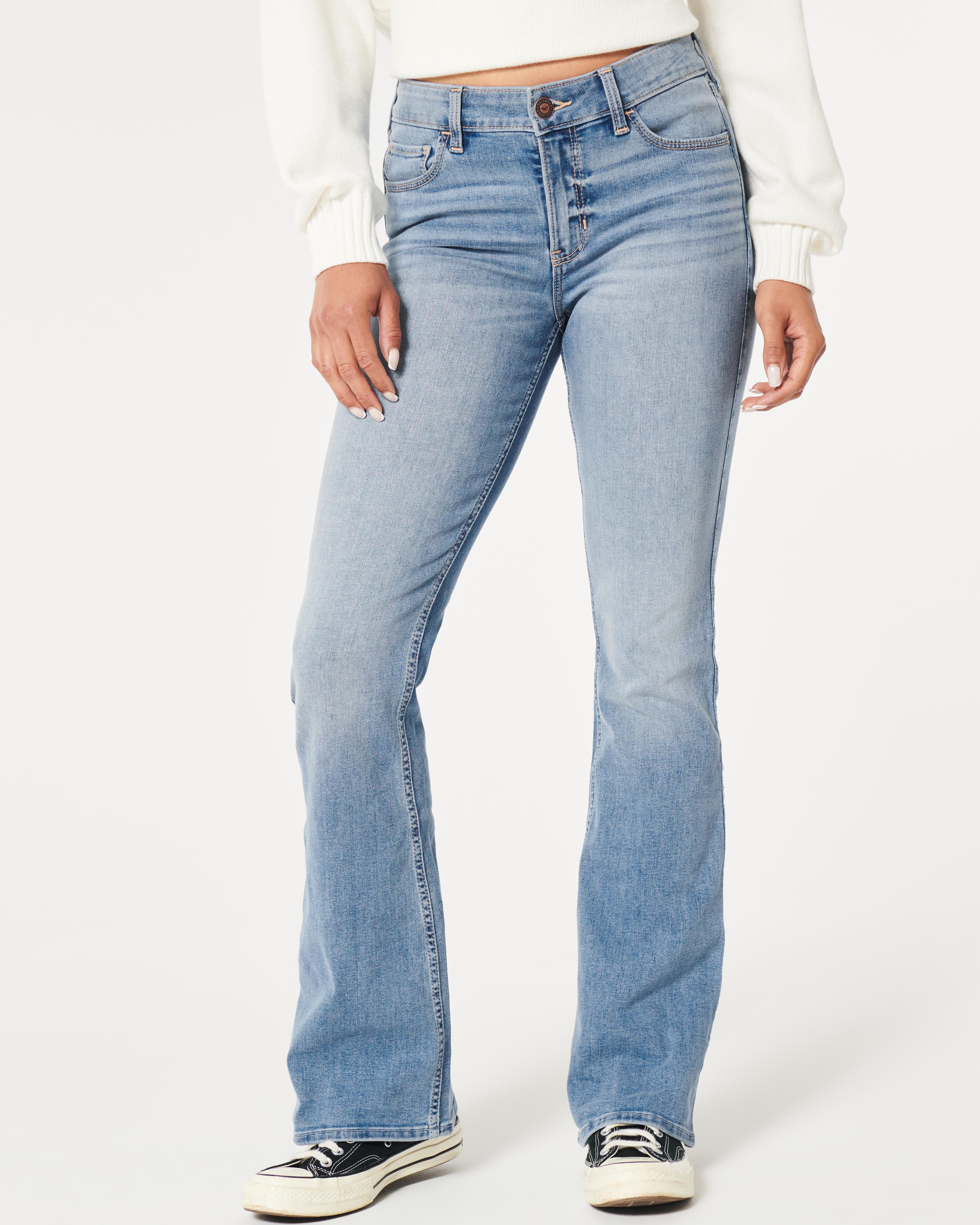 Women s Mid Rise Ripped Medium Wash Boot Jeans in Medium Ripped Wash Size 2 L 3 L 26W from Hollister