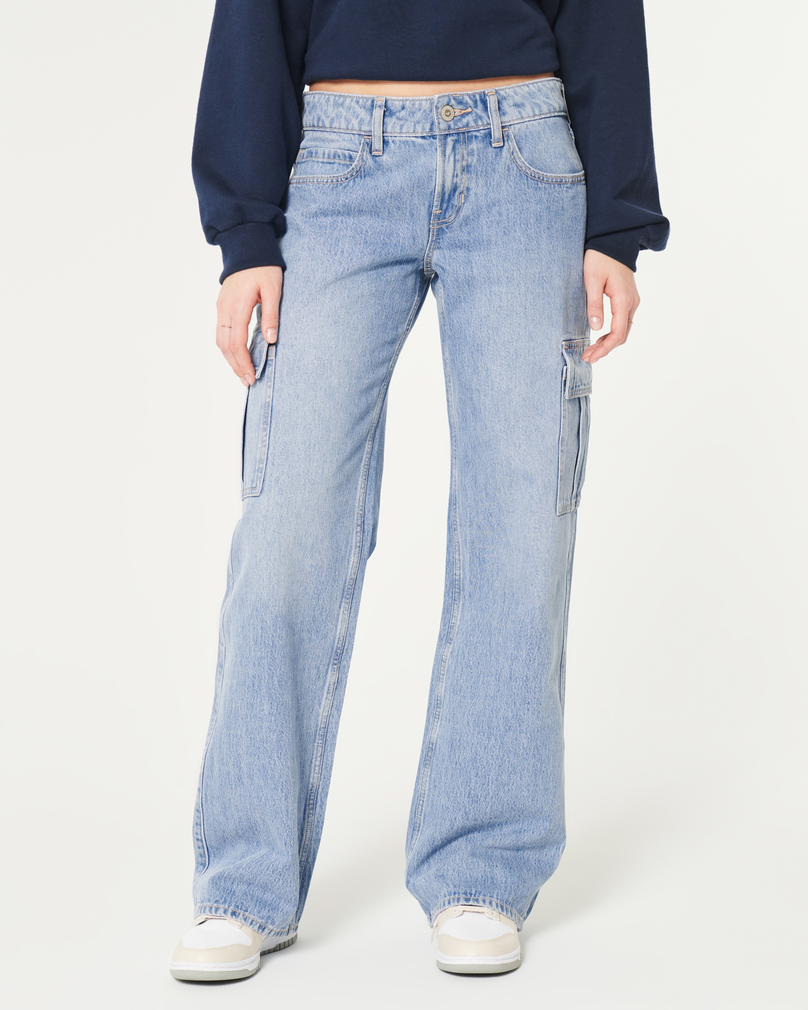Women's Low-Rise Medium Wash Baggy Jeans, Women's Bottoms