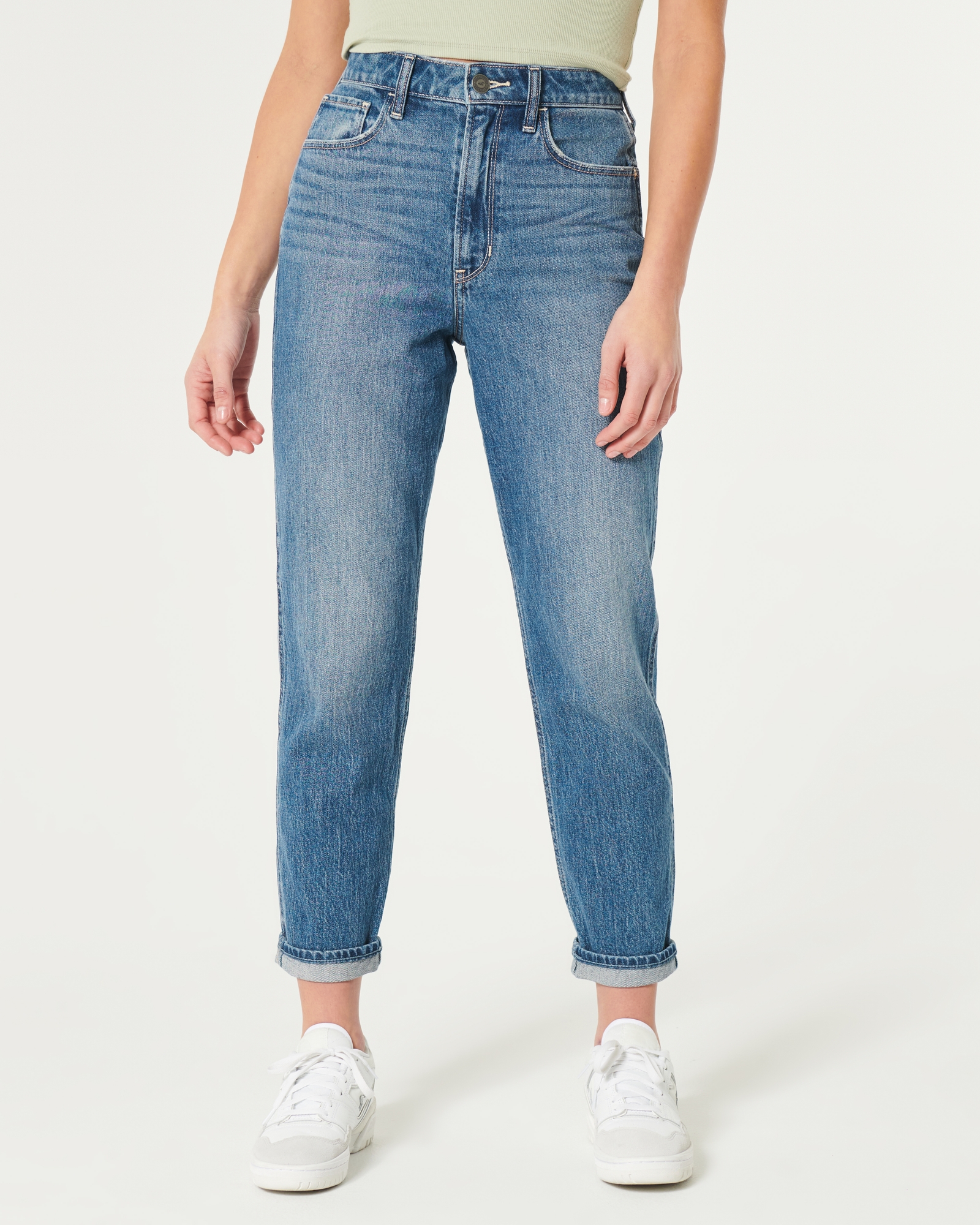 Women's Curvy Ultra High-Rise Ripped Medium Wash Mom Jeans, Women's  Bottoms