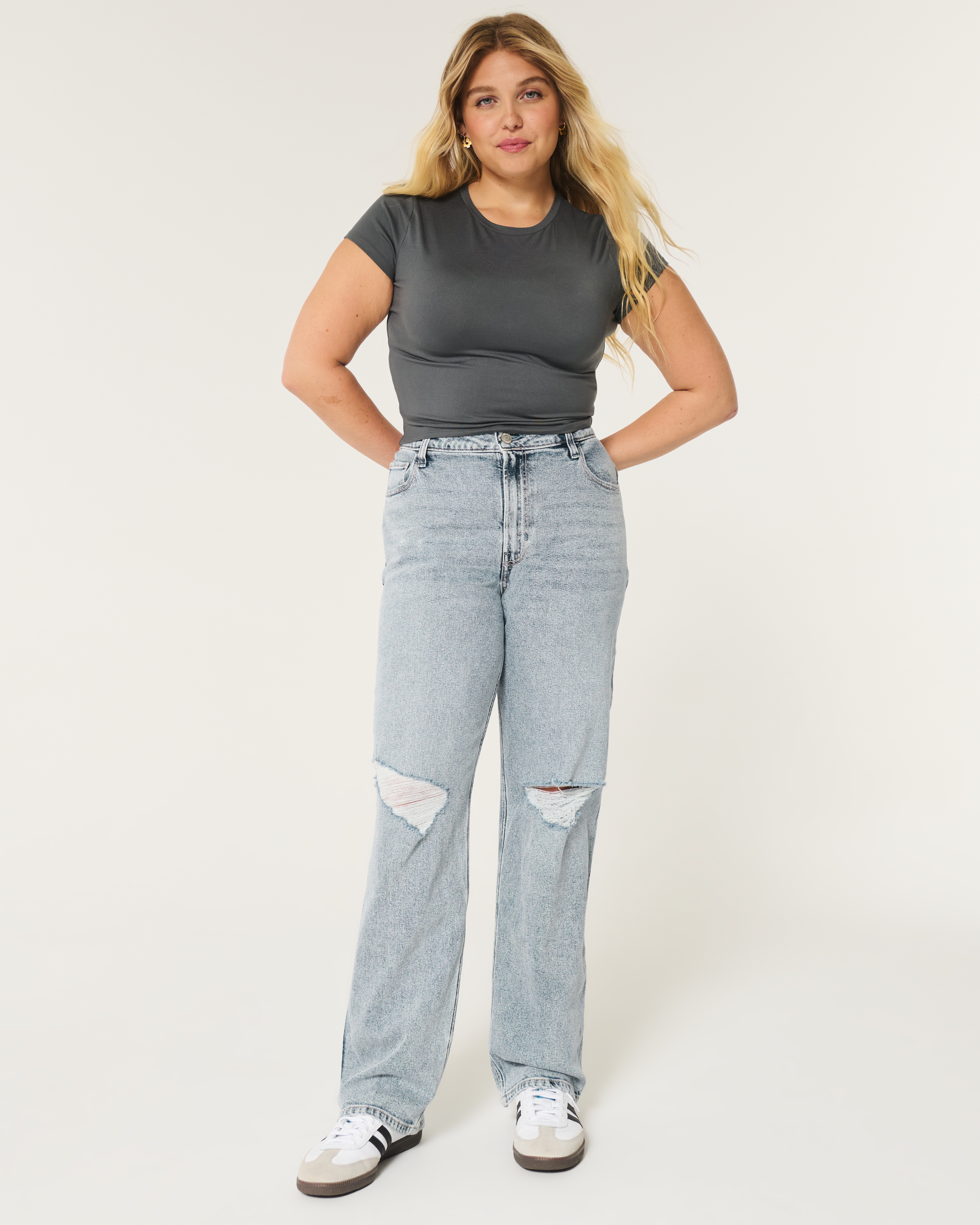 Hollister ストマー 10枚 Women's Ultra High-Rise Ripped Light Wash Dad Jeans