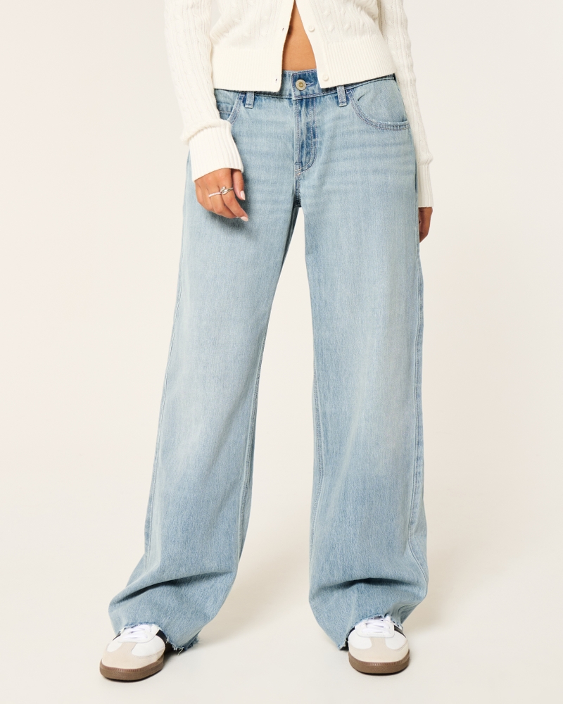 Low-Rise Light Wash Baggy Jeans