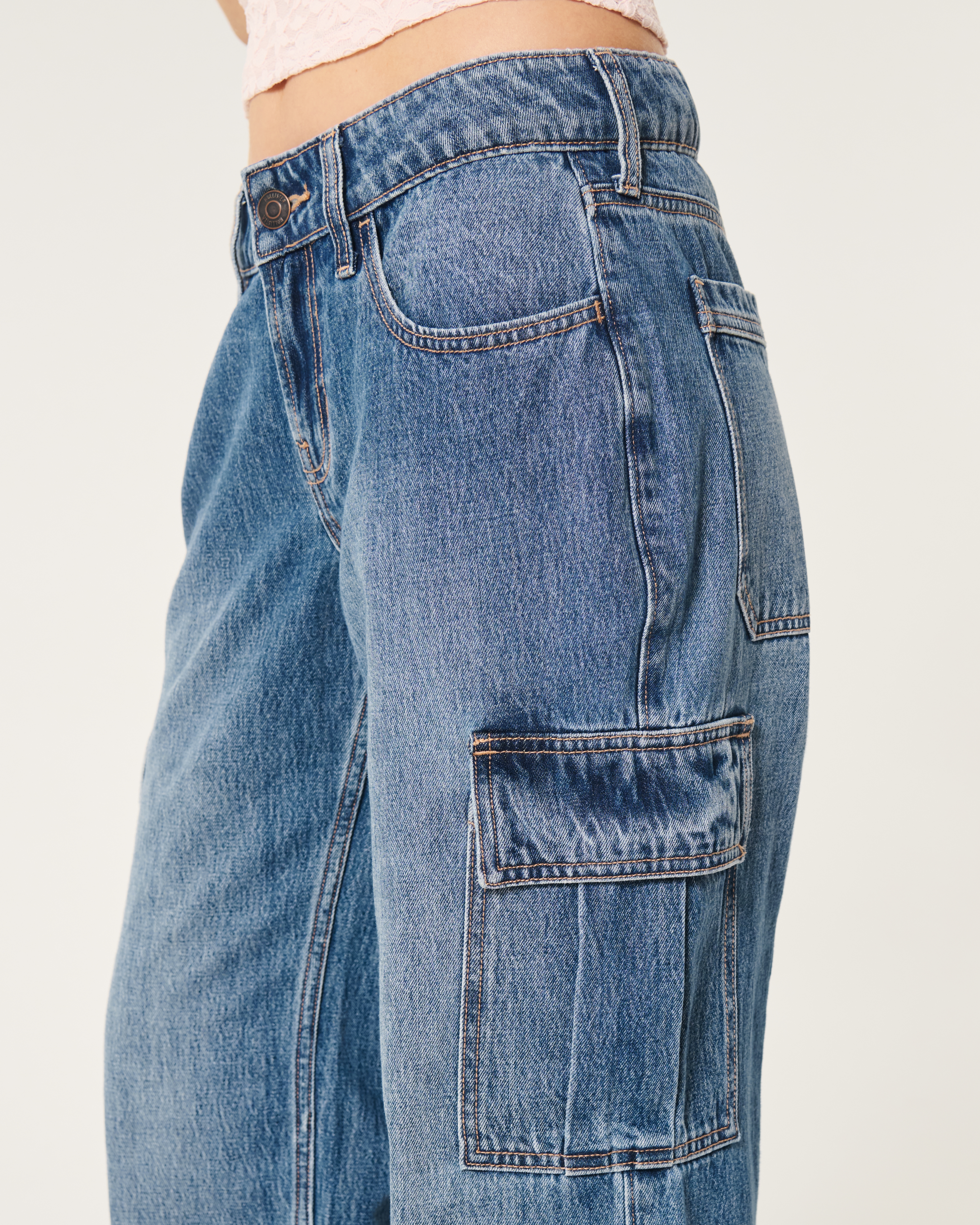 Low-Rise Medium Wash Cargo Baggy Jeans