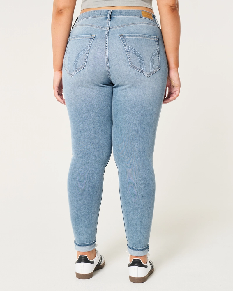 Curvy High-Rise Medium Wash Super Skinny Jeans