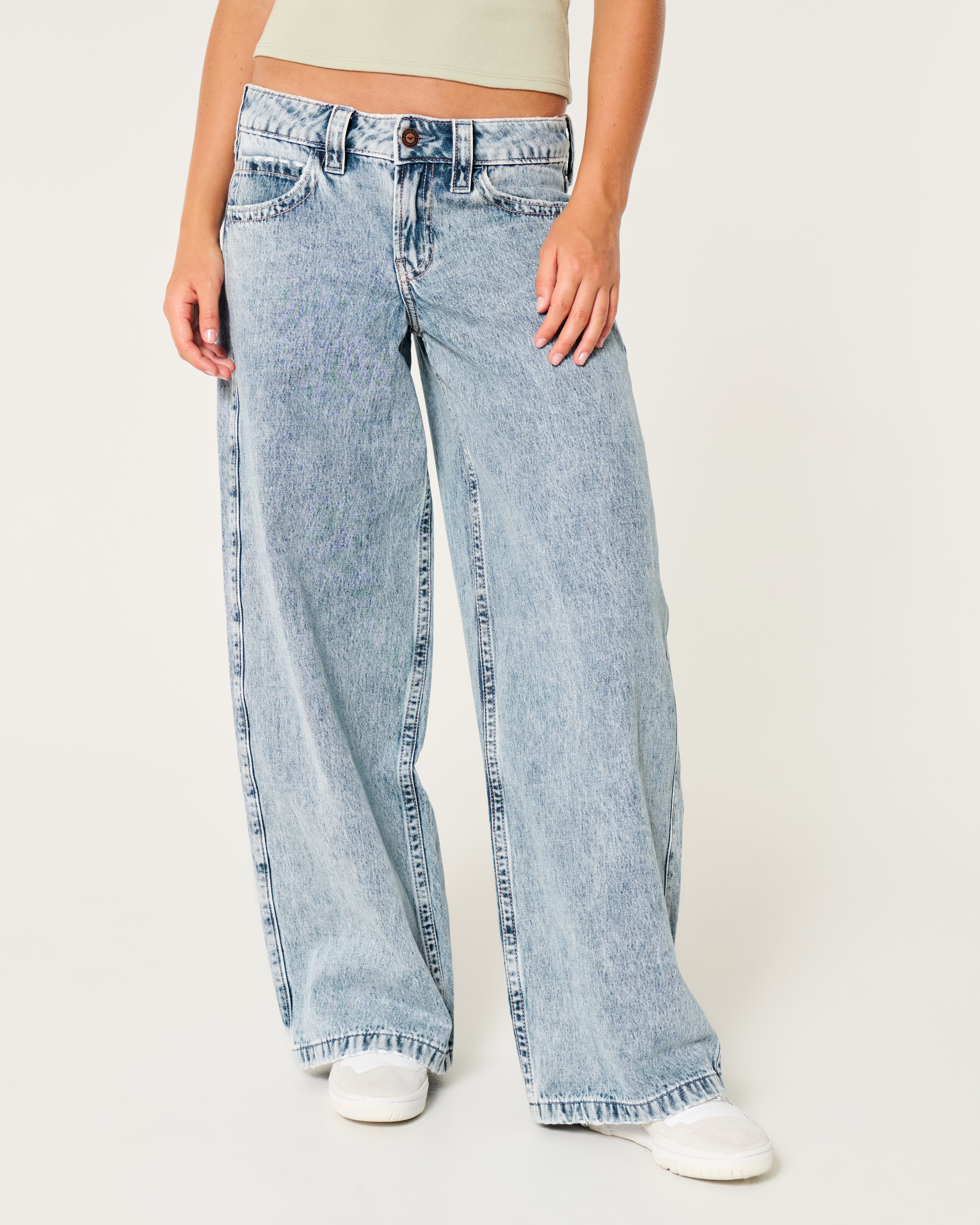 Low-Rise Medium Wash Super Baggy Jeans