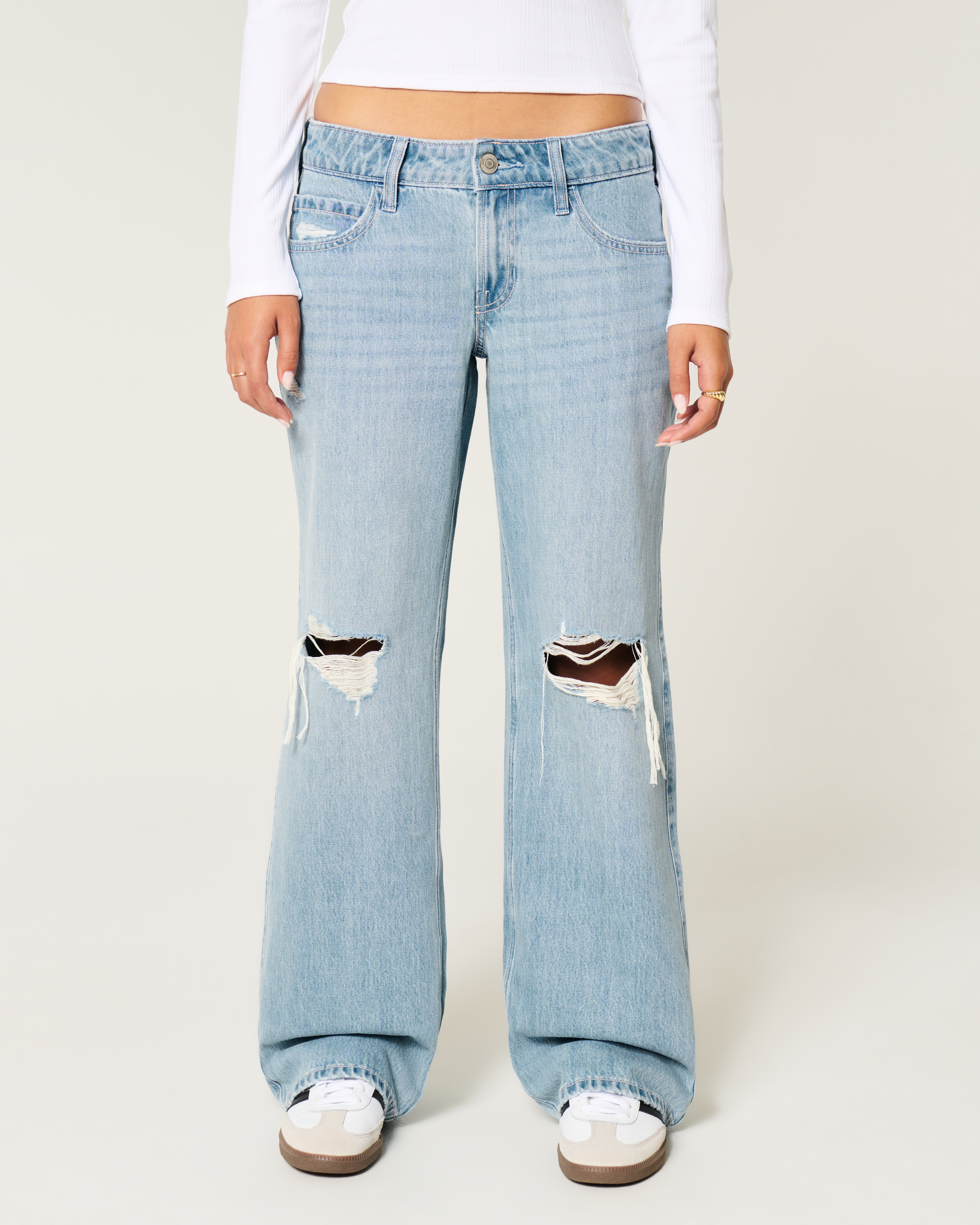 Low-Rise Ripped Light Wash Baggy Jeans