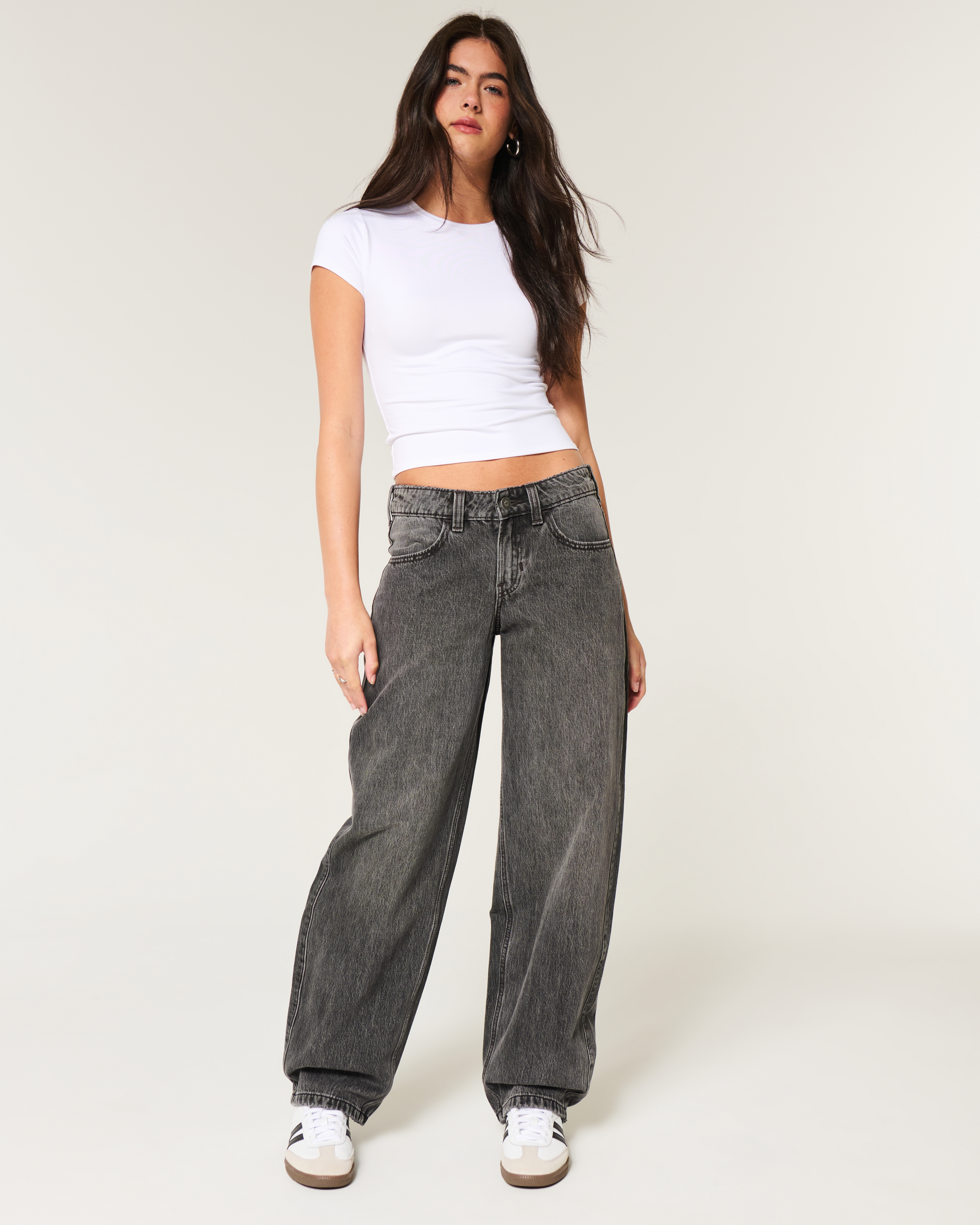 Low-Rise Tapered Baggy Jeans
