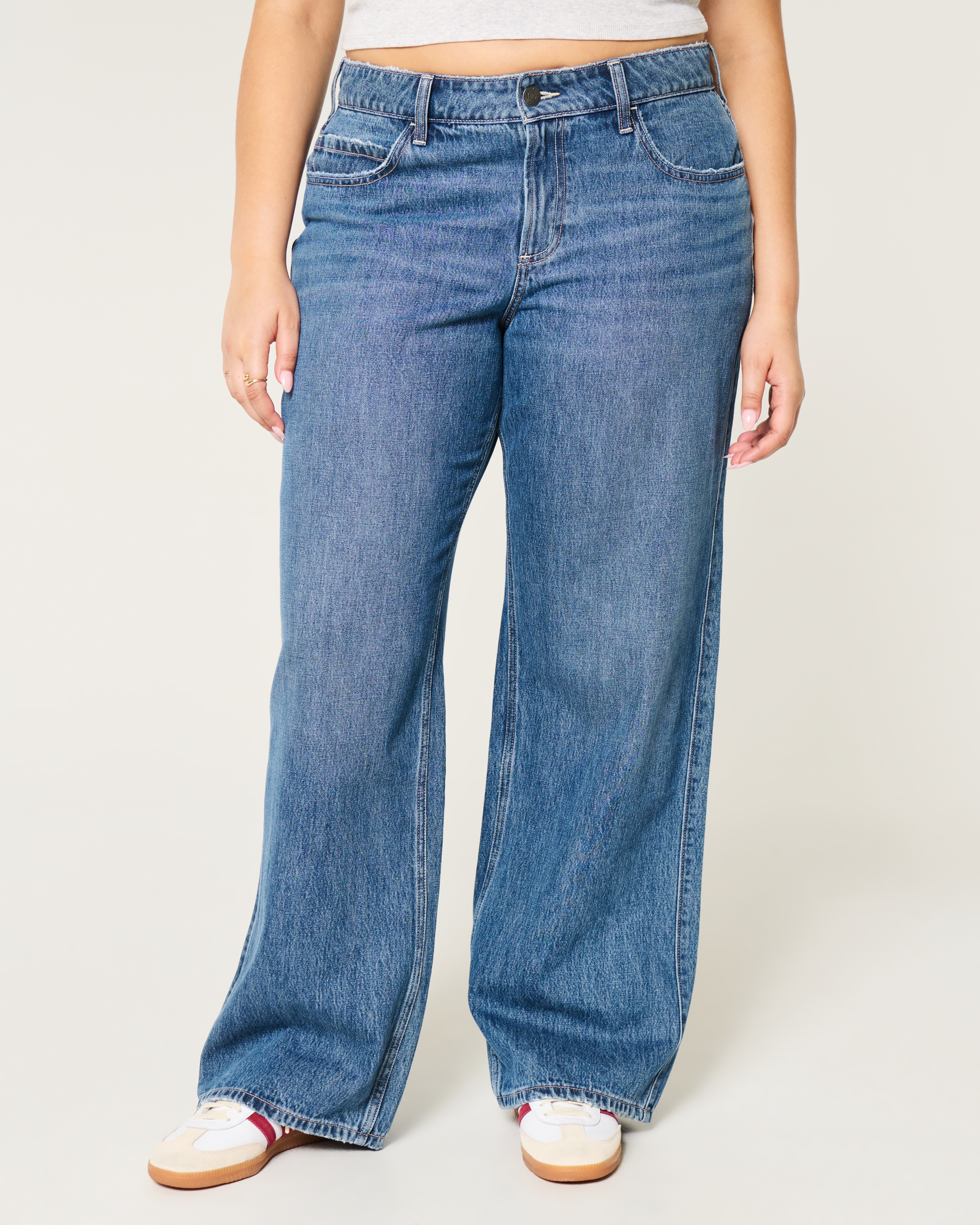 Curvy Mid-Rise Medium Wash Baggy Jeans