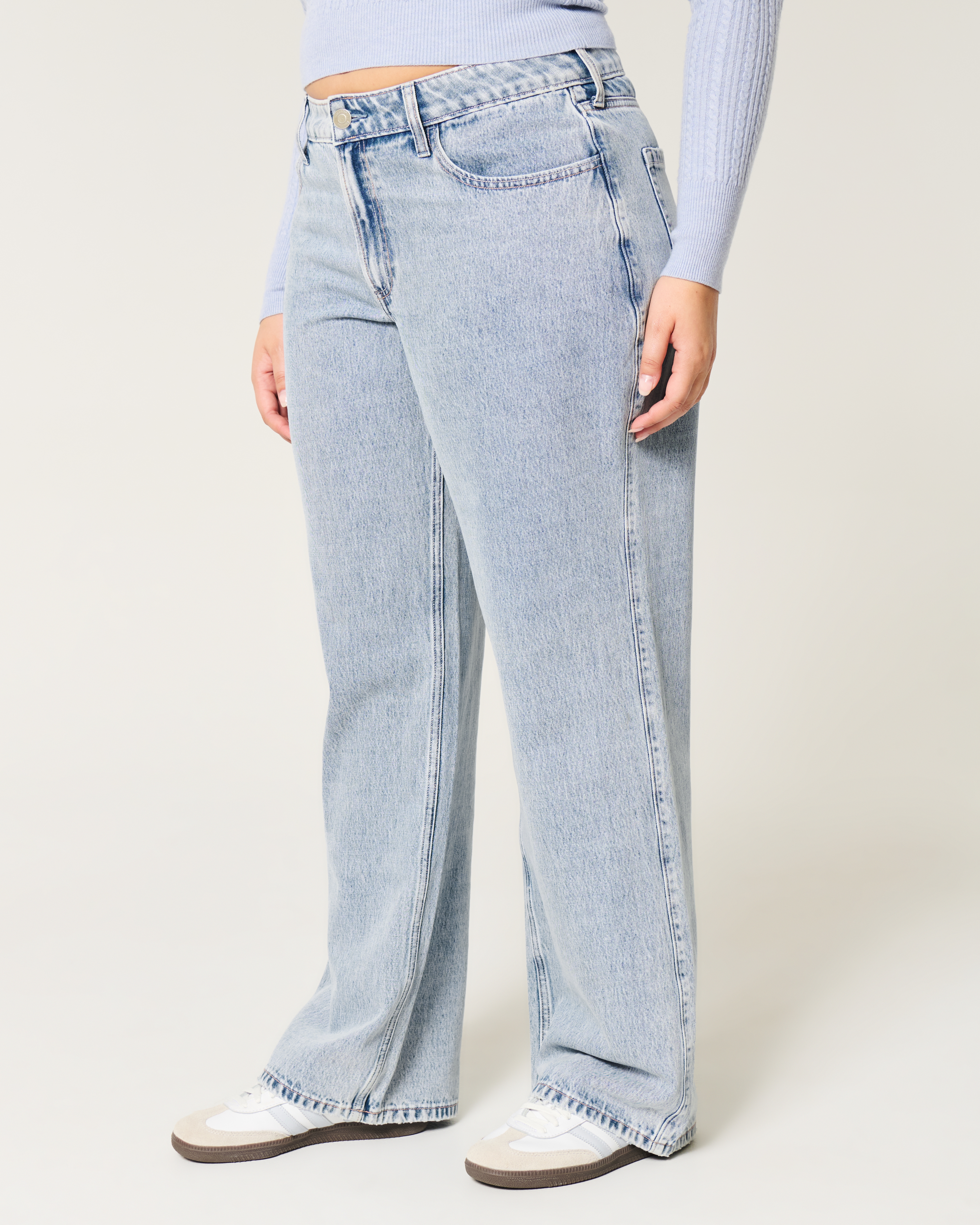 Curvy Mid-Rise Medium Wash Baggy Jeans