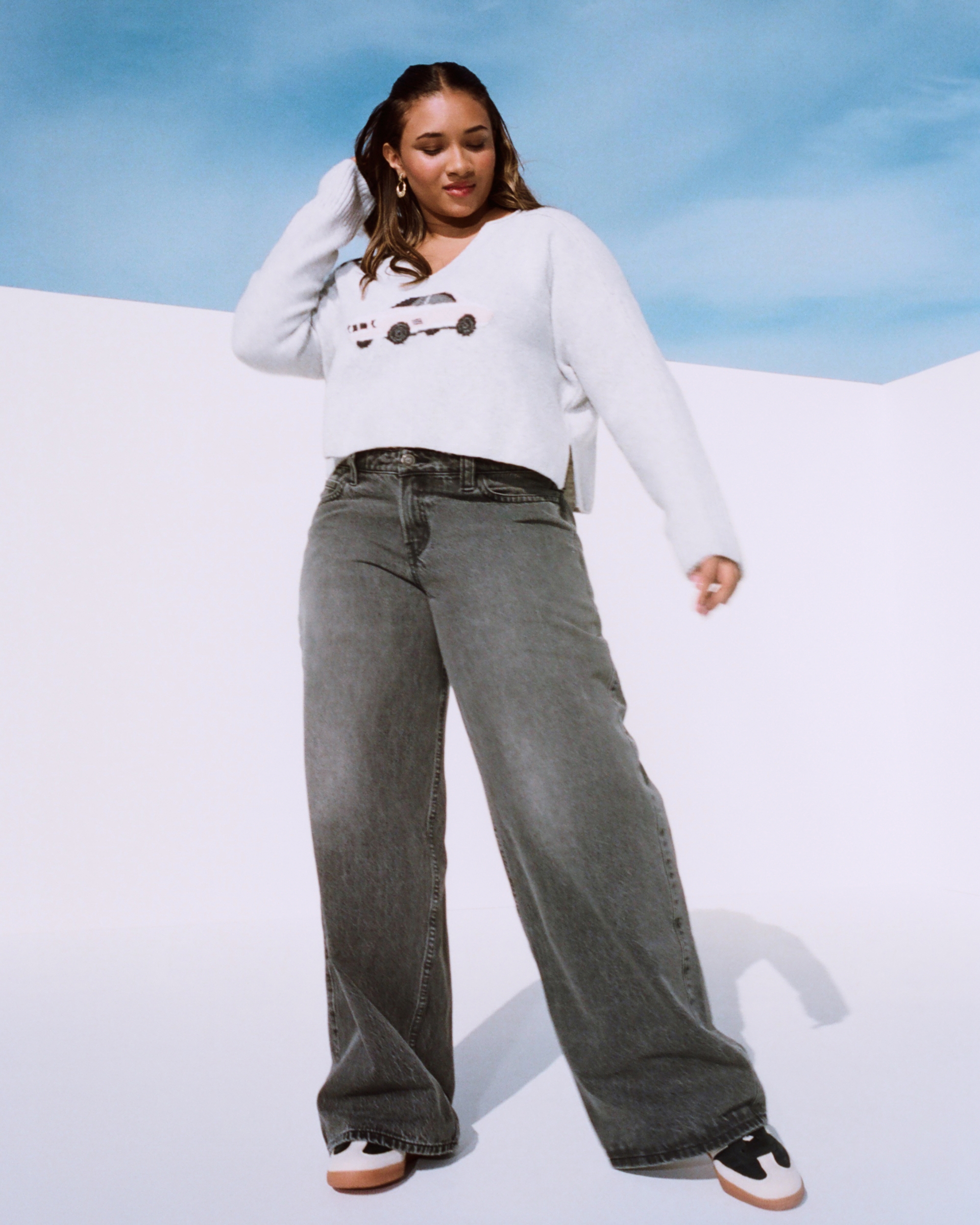 Low-Rise Washed Black Super Baggy Jeans