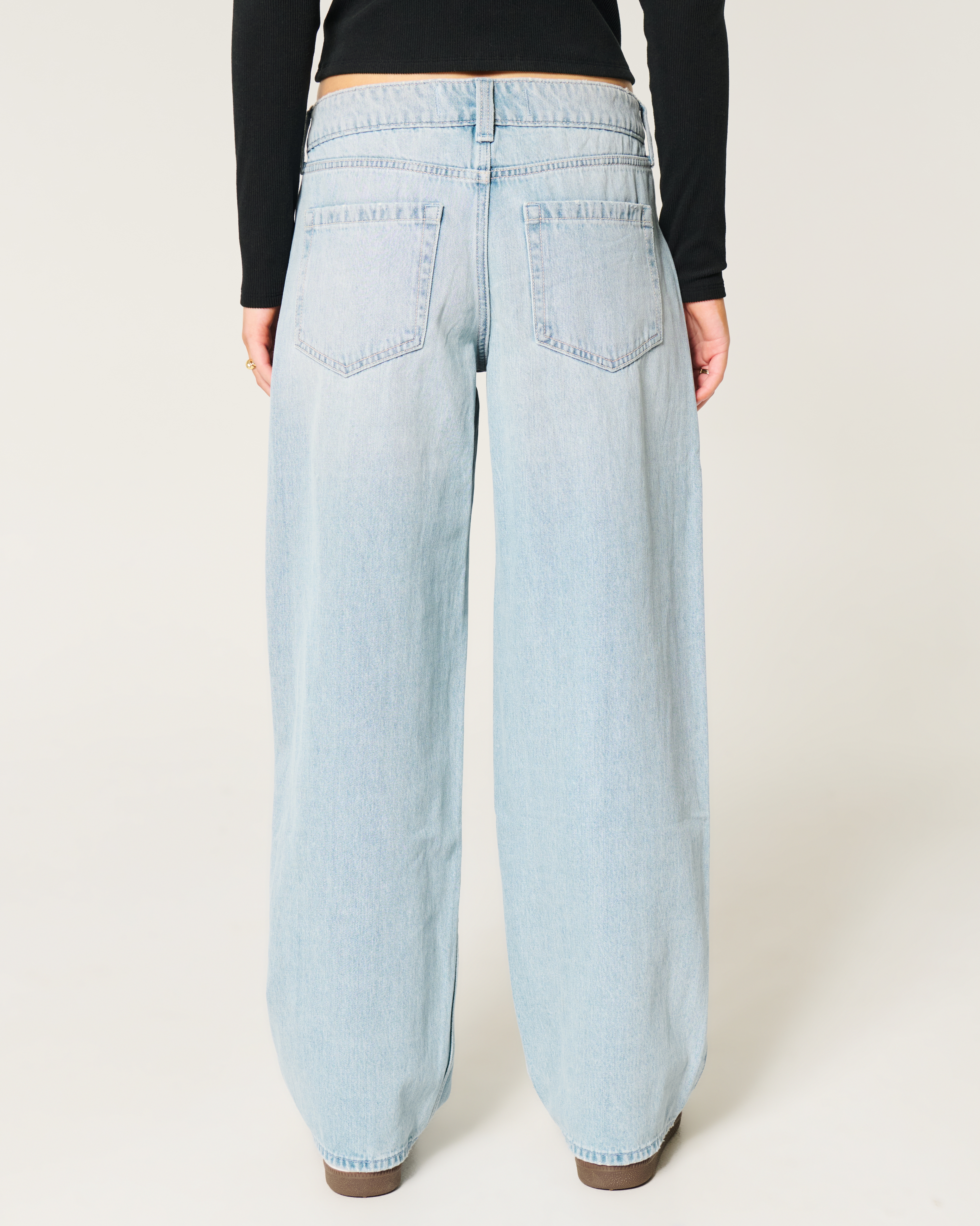 Low-Rise Medium Wash Tapered Baggy Jeans