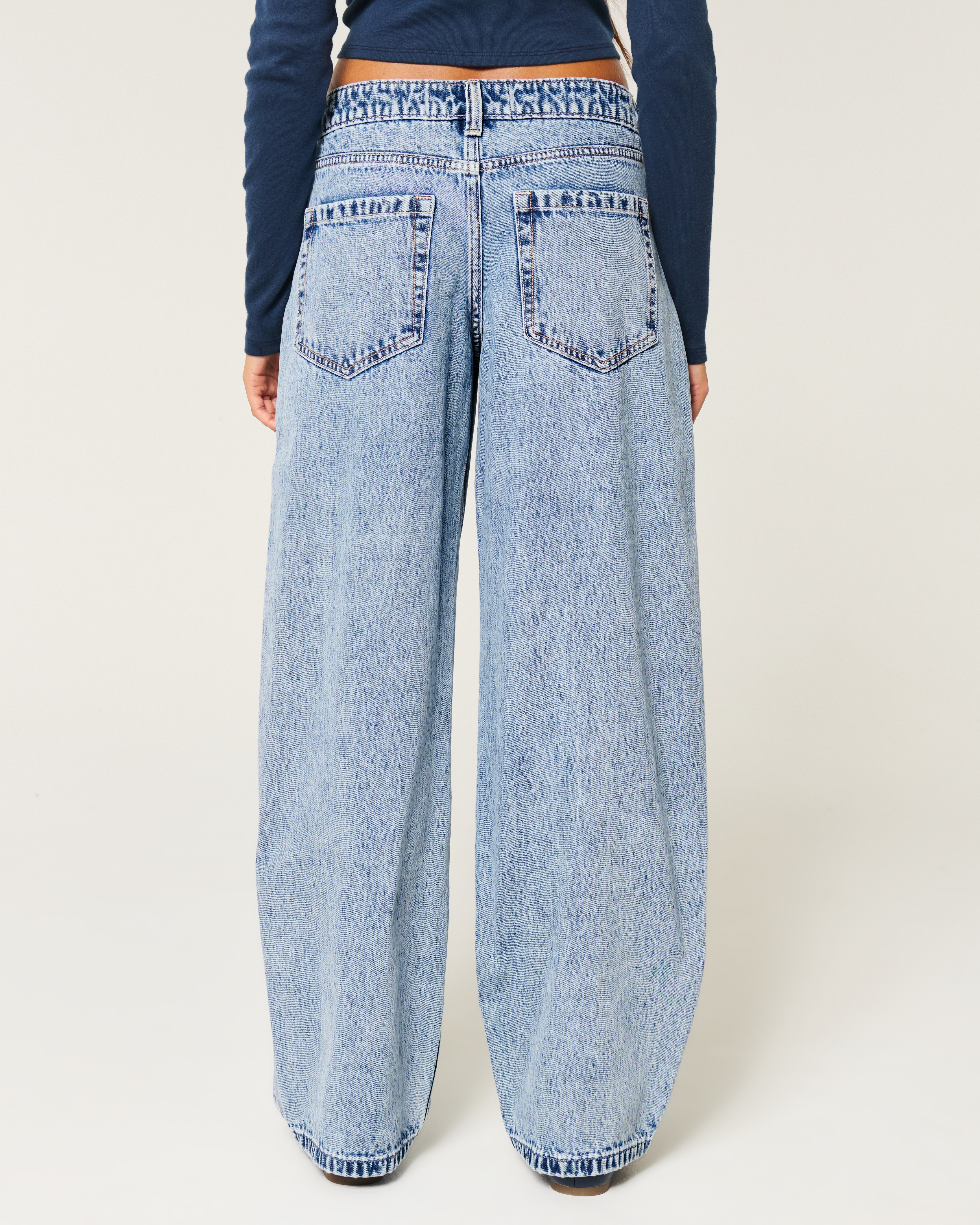 Low-Rise Light Wash Tapered Baggy Jeans