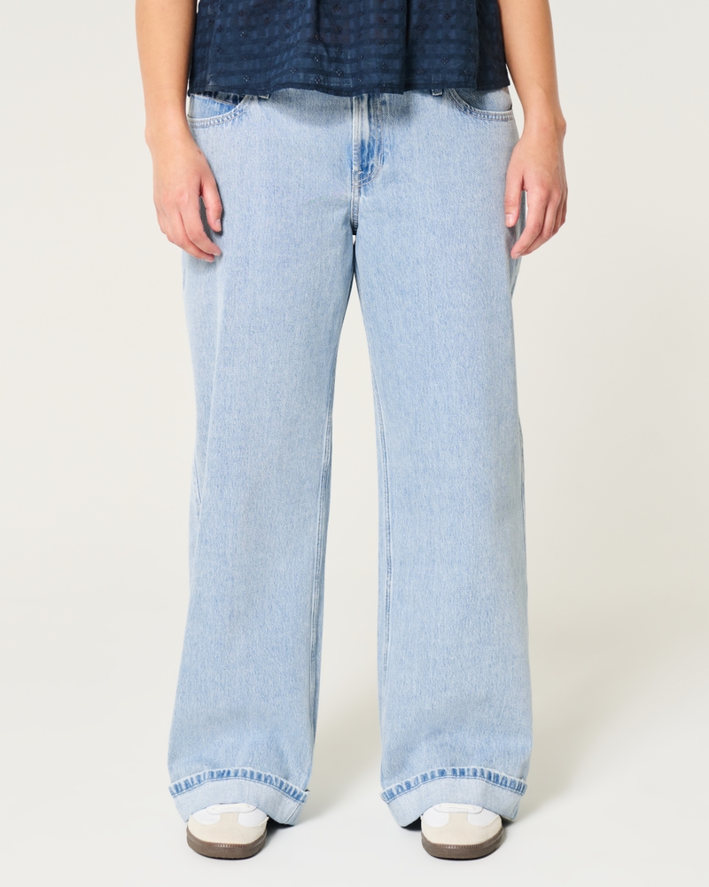 Low-Rise Light Wash Baggy Jeans
