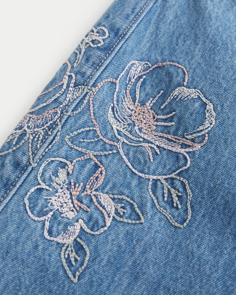 Low-Rise Floral Embroidered Medium Wash Super Baggy Jeans