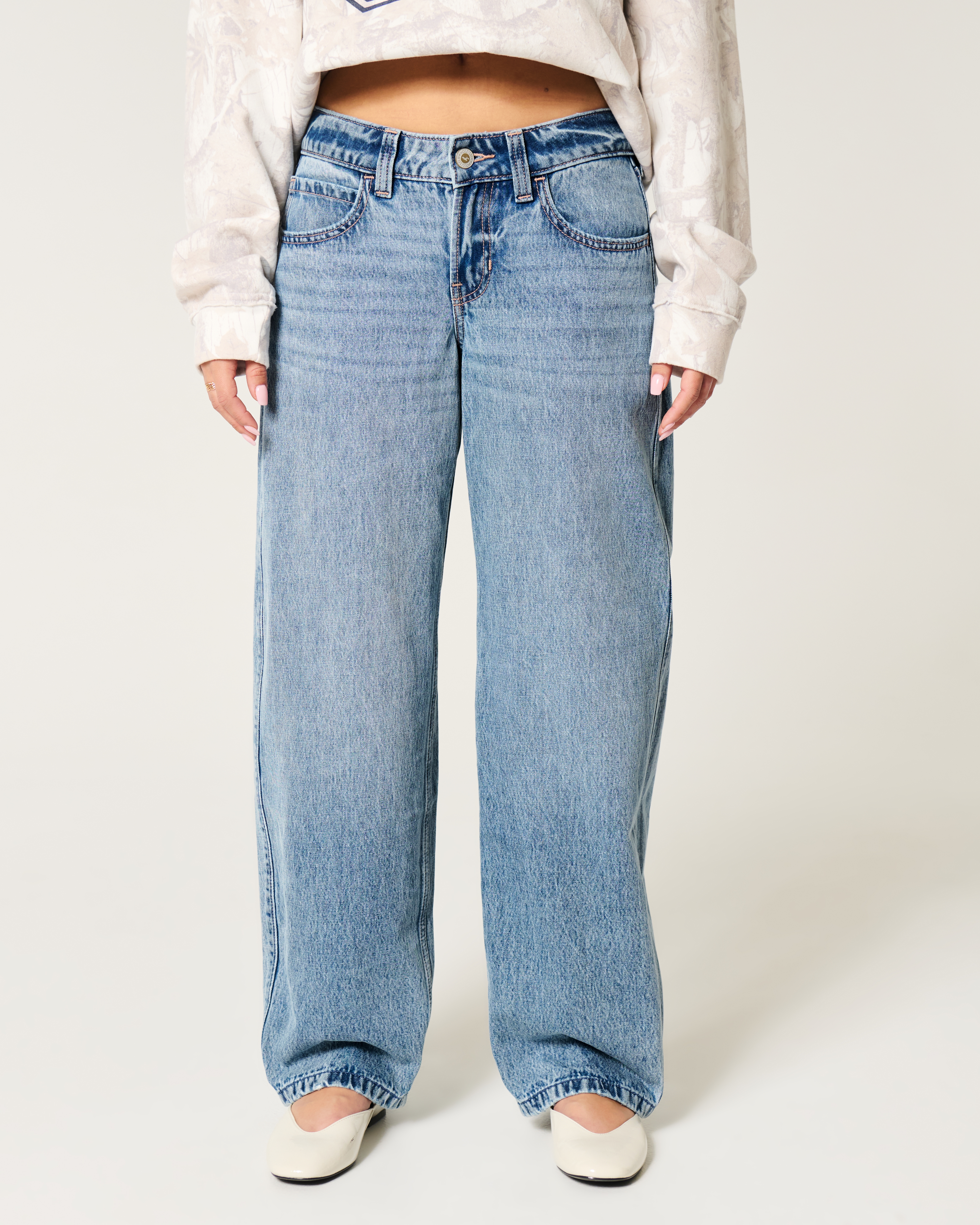 ウィメンズ ローライズ ミディアムウォッシュ テーパードバギー