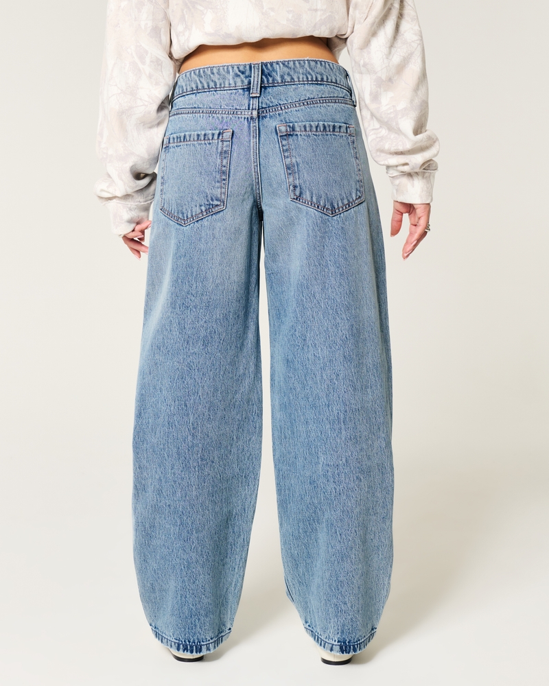 Low-Rise Medium Wash Tapered Baggy Jeans