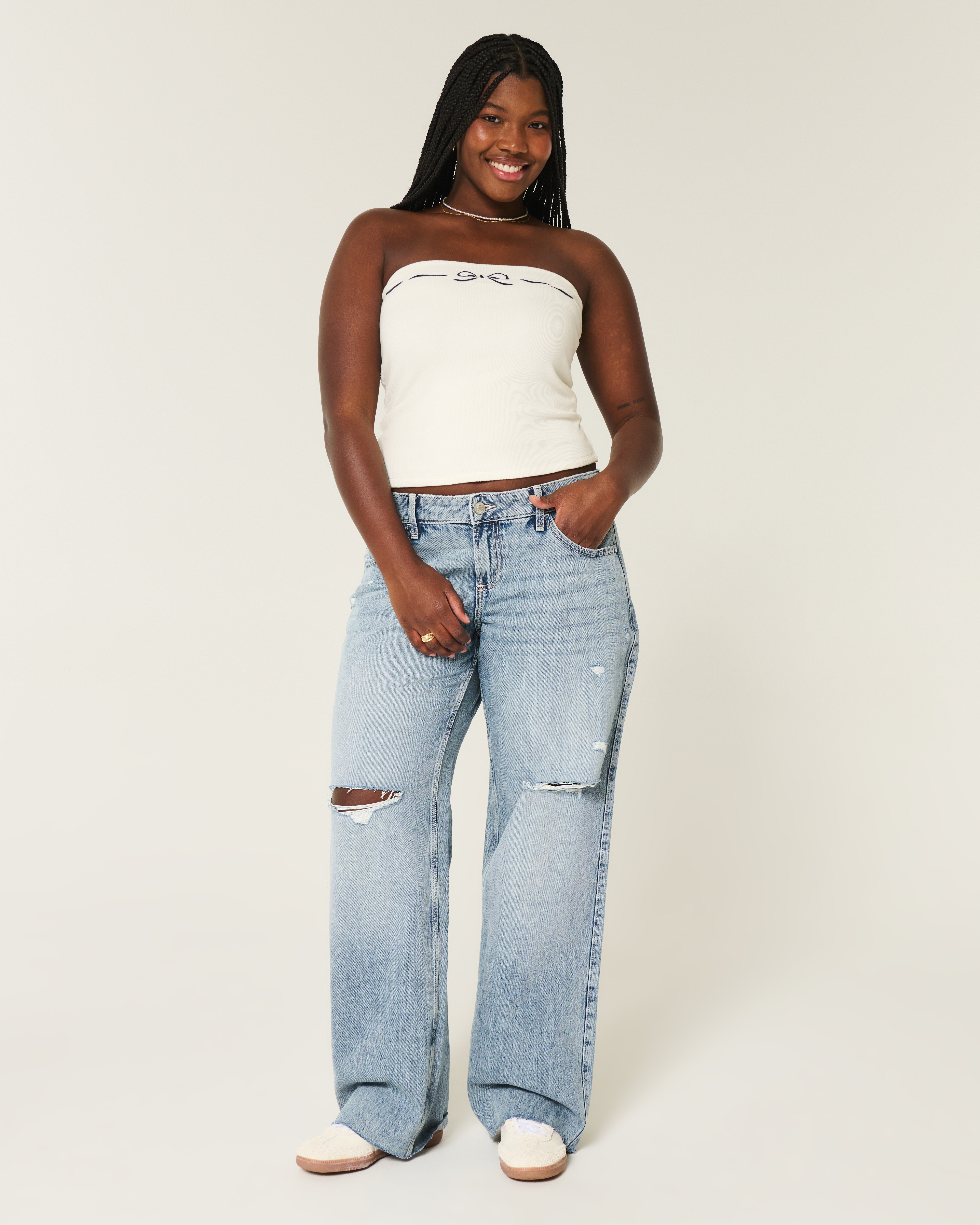 Curvy Low-Rise Ripped Medium Wash Baggy Jeans