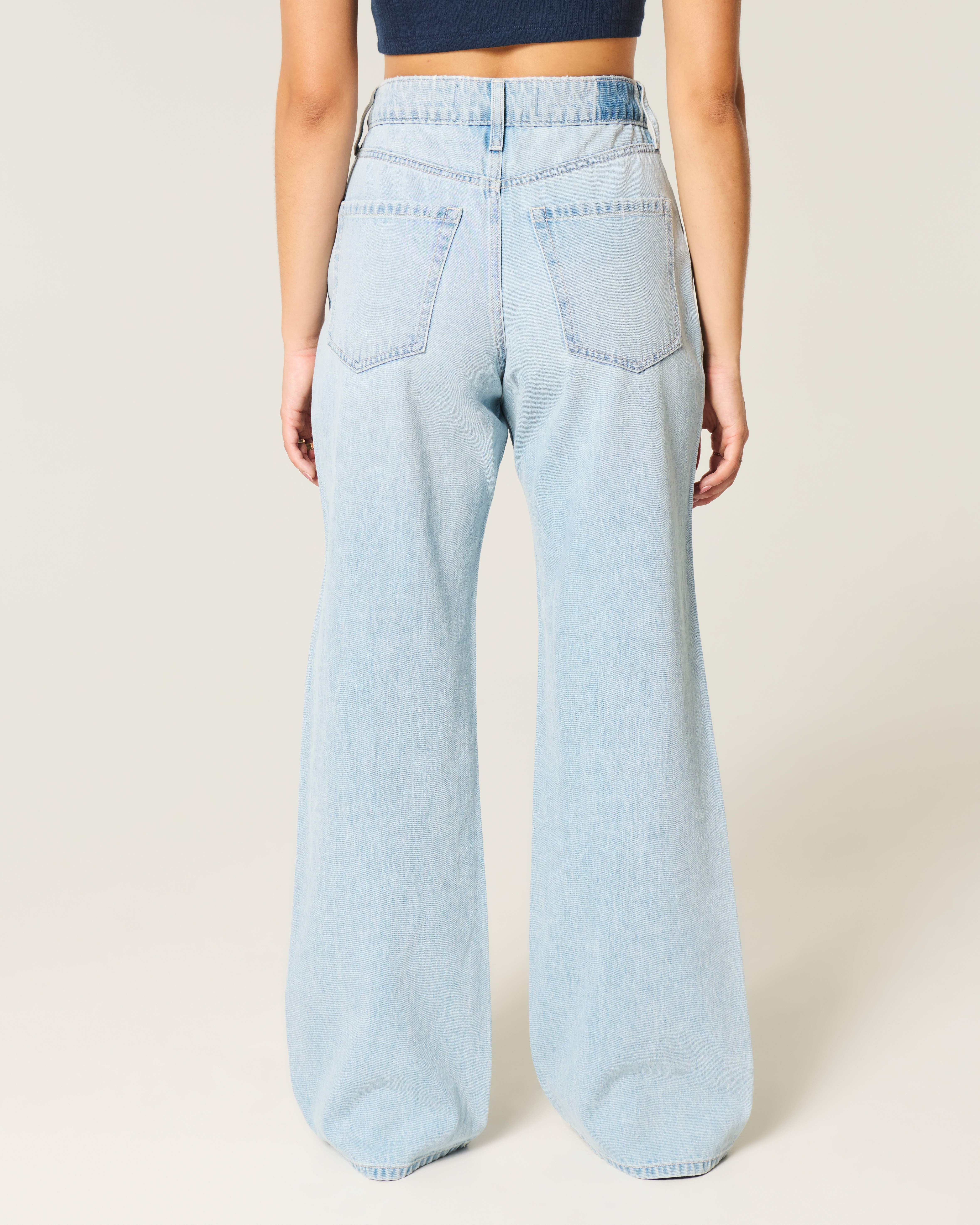 Curvy High-Rise Light Wash Baggy Jeans