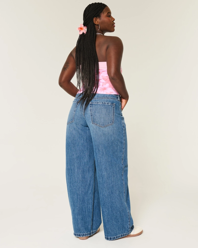 Curvy Low-Rise Medium Wash Super Baggy Jeans