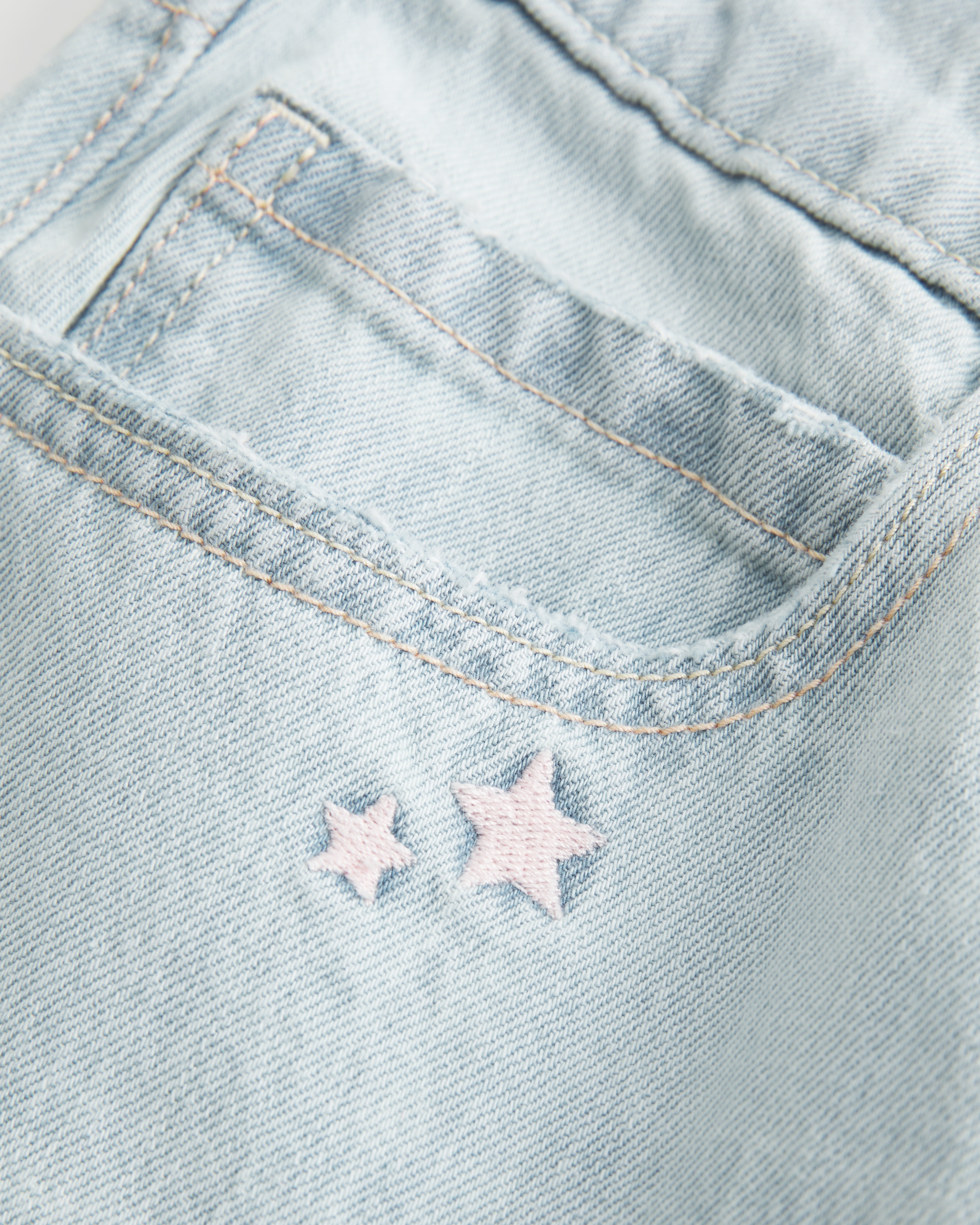 Low-Rise Light Wash Star Embroidery Baggy Jeans