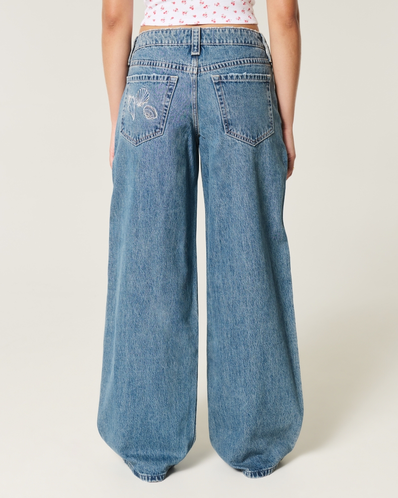 Curvy Low-Rise Medium Wash Shell Embroidery Super Baggy Jeans
