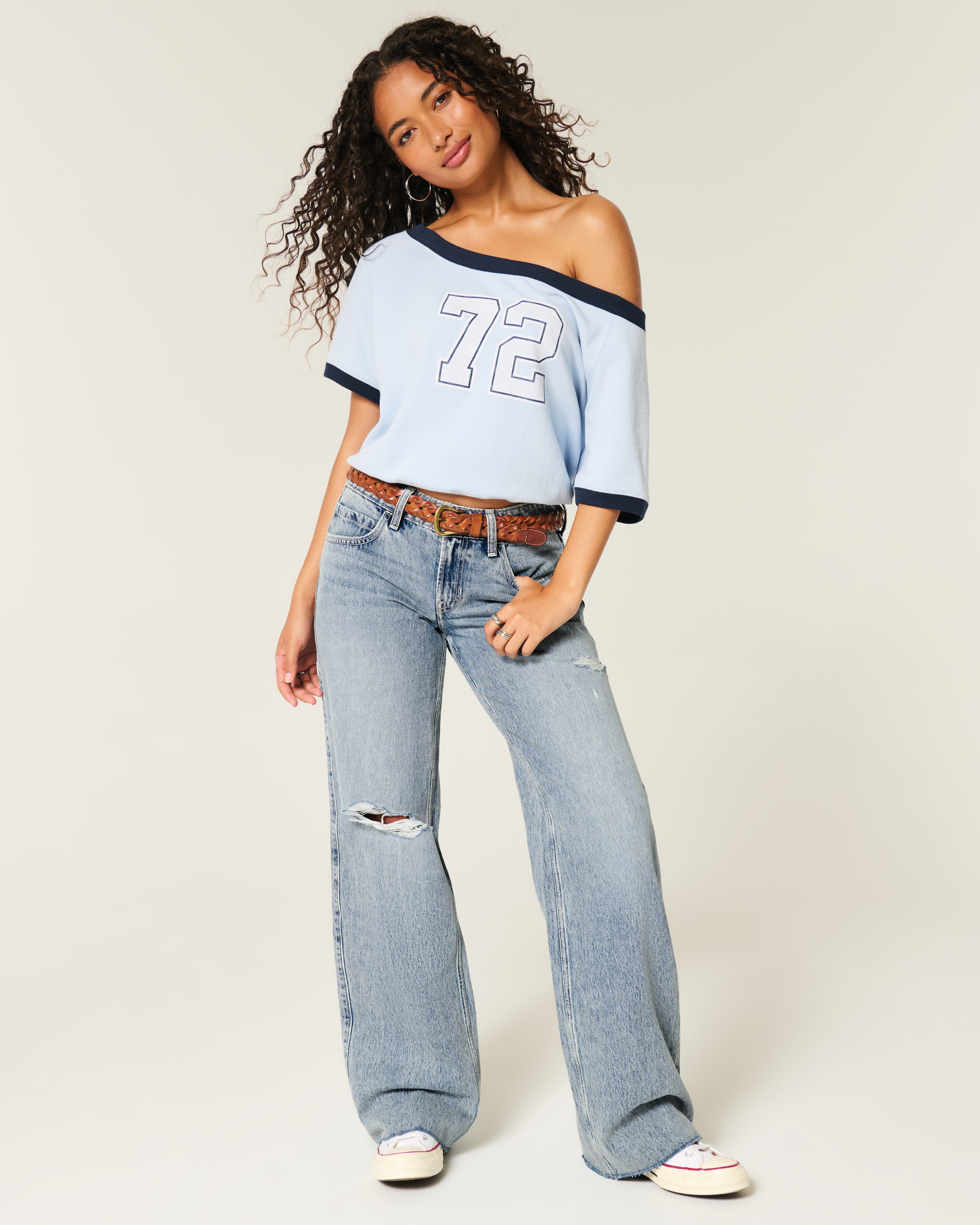 Low-Rise Ripped Light Wash Baggy Jeans