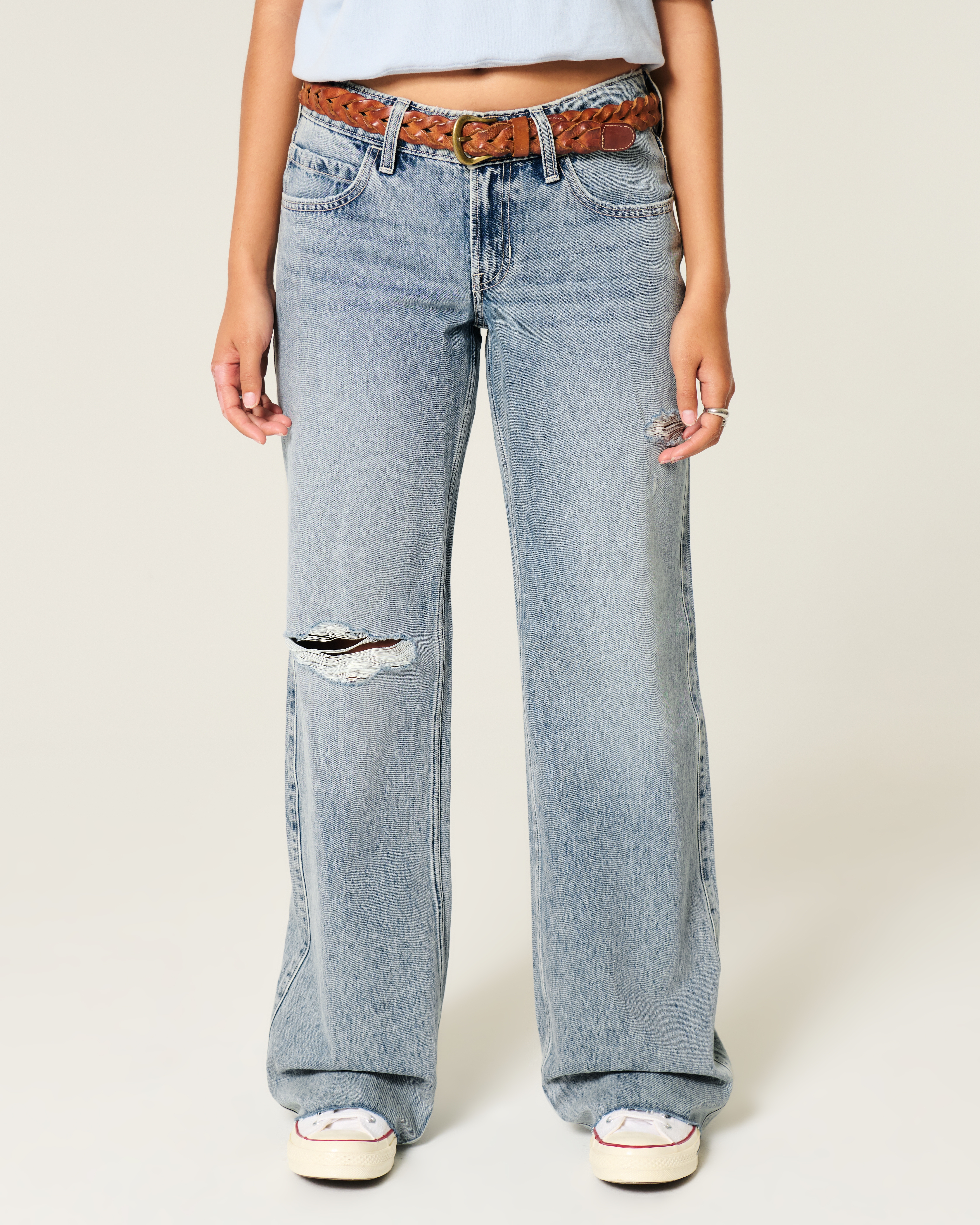 Low-Rise Ripped Light Wash Baggy Jeans