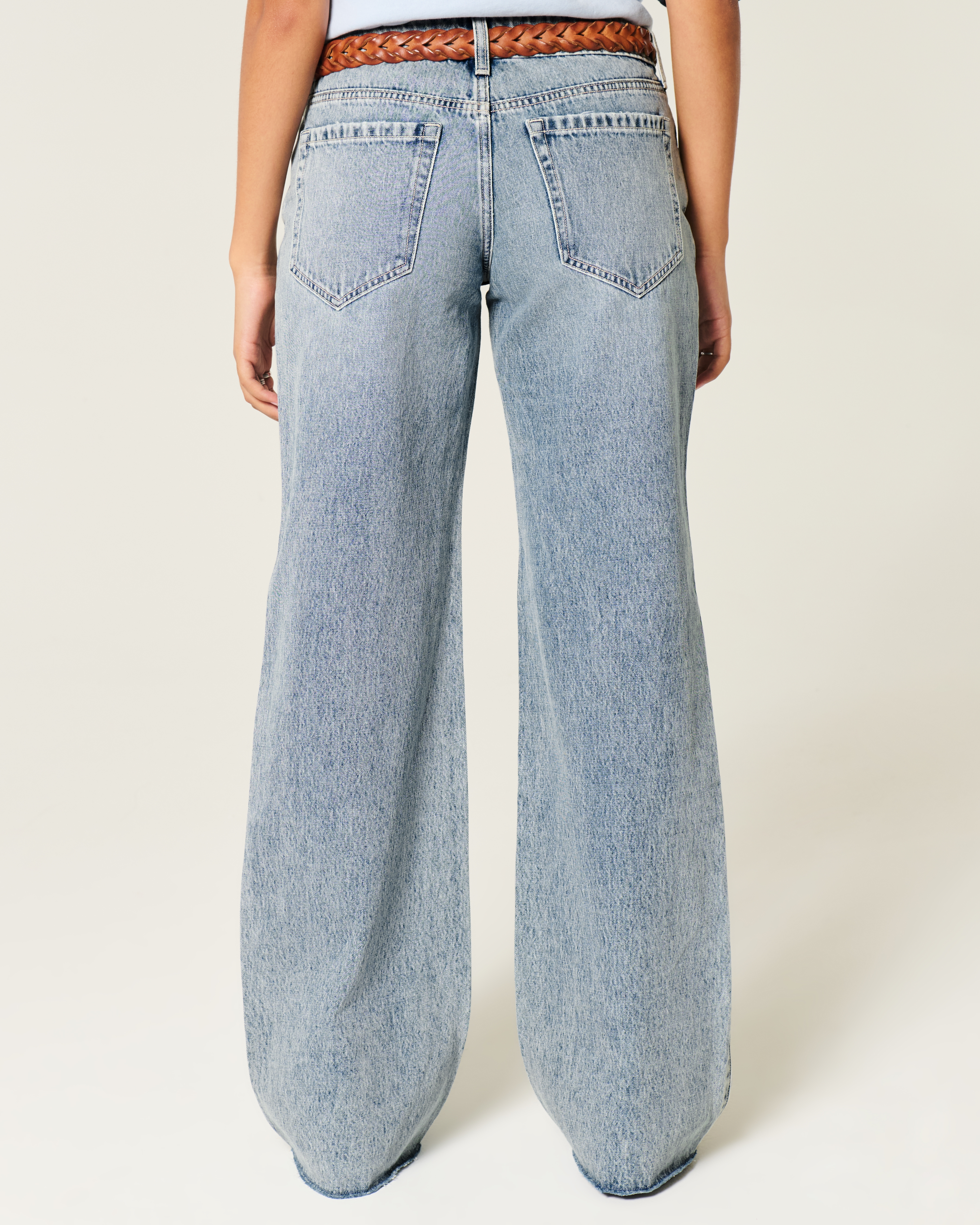 Low-Rise Ripped Light Wash Baggy Jeans