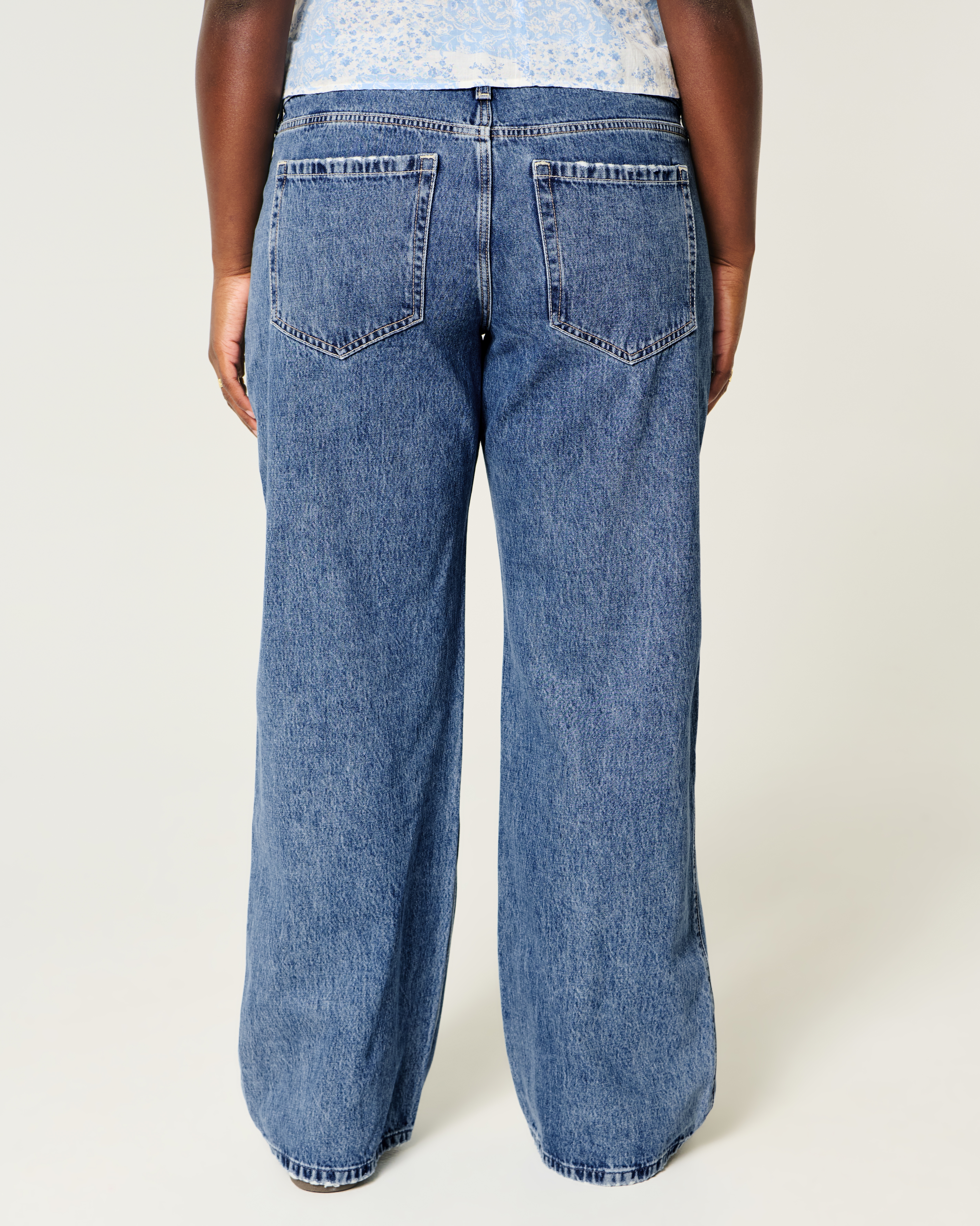 Curvy Low-Rise Medium Wash Baggy Jeans