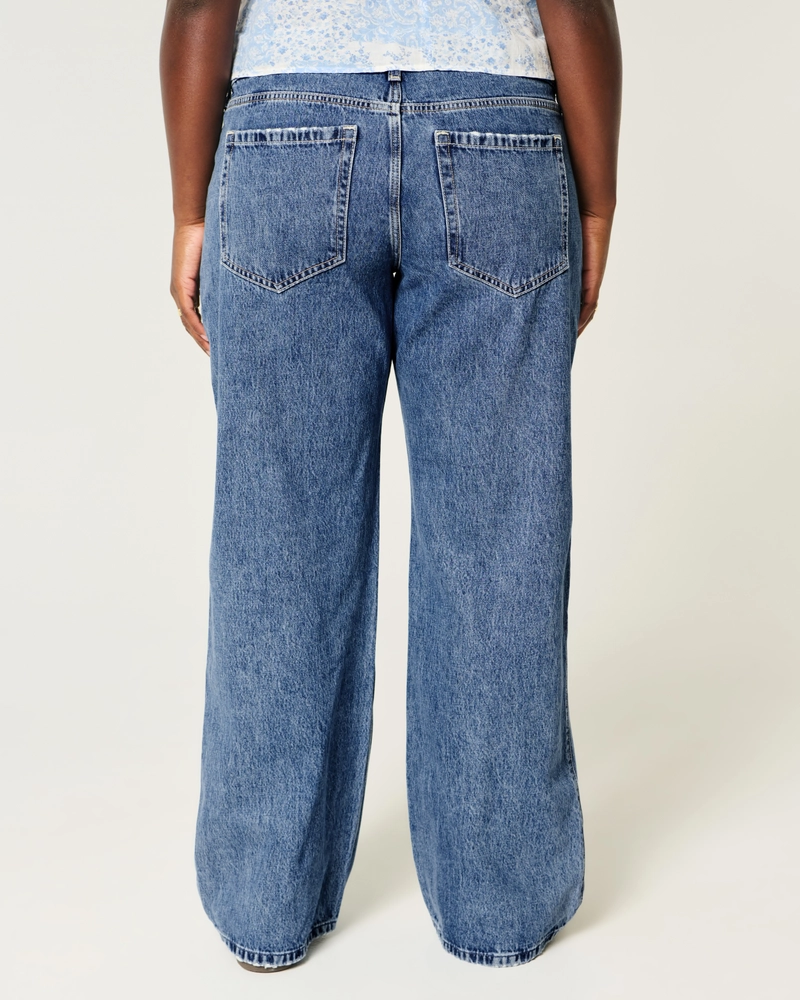 Curvy Low-Rise Medium Wash Baggy Jeans