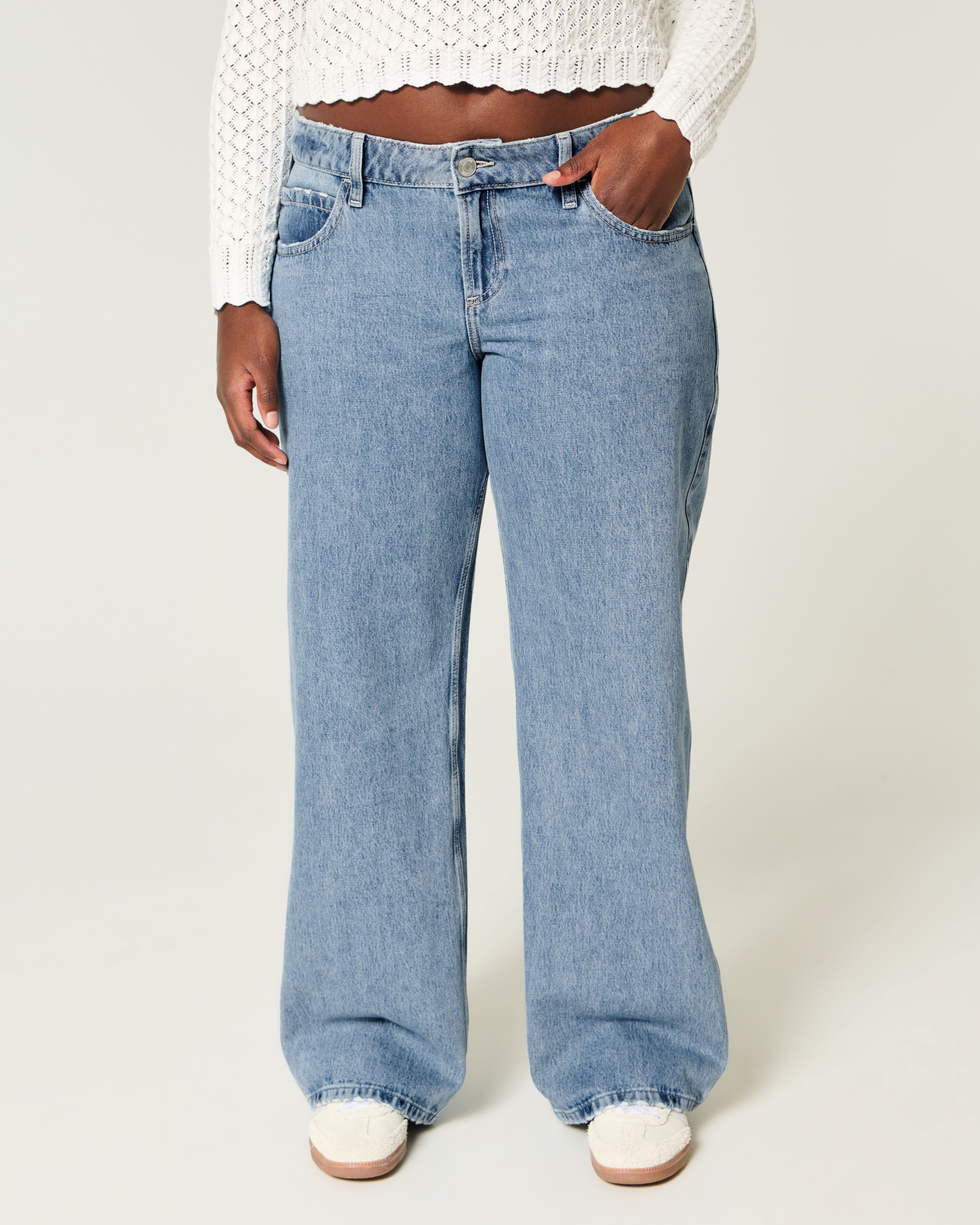 Curvy Low-Rise Medium Wash Baggy Jeans