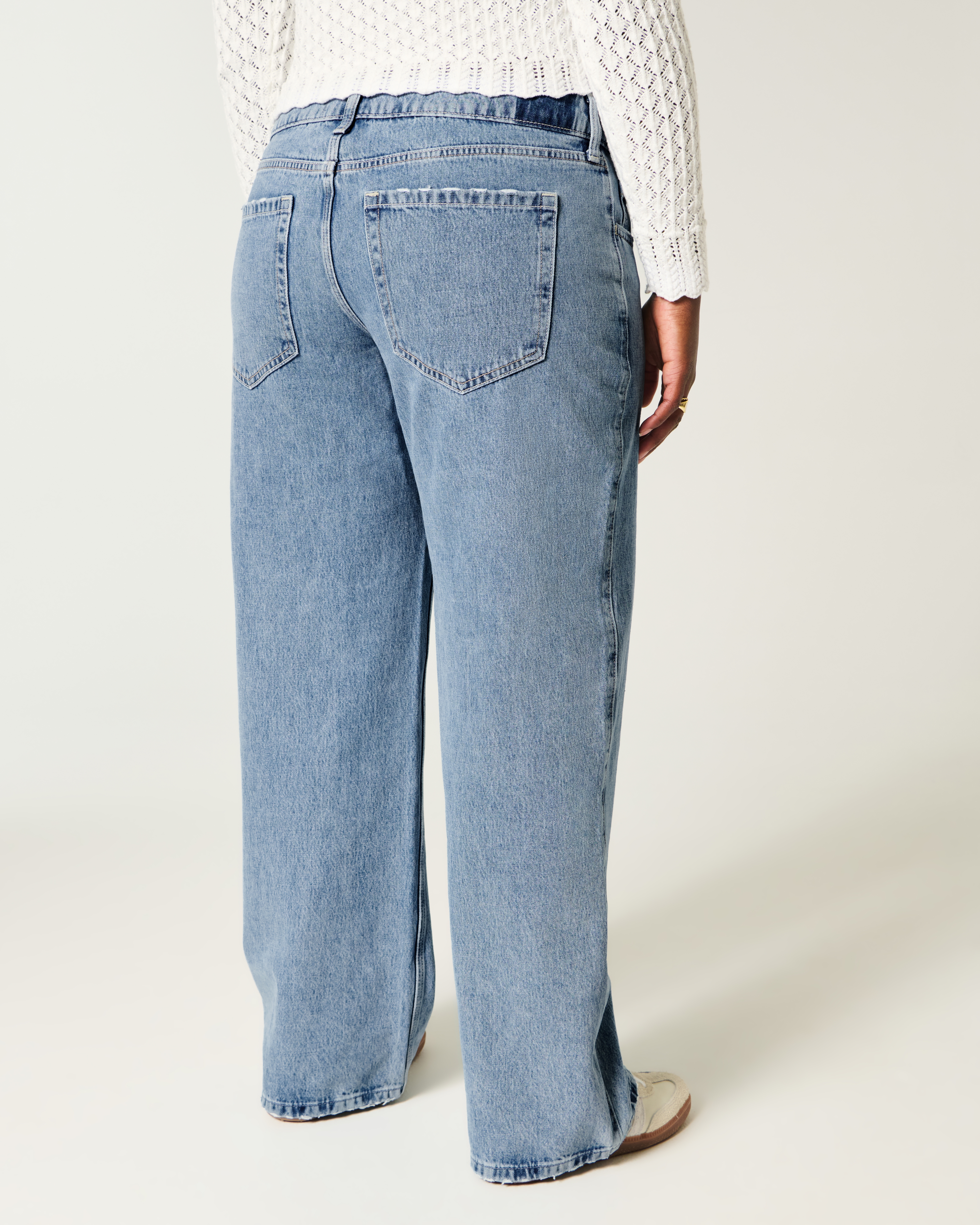 Curvy Low-Rise Medium Wash Baggy Jeans