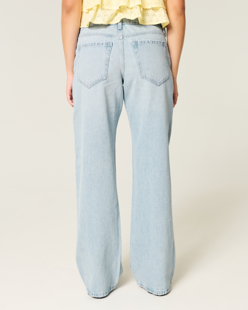 Curvy Low-Rise Light Wash Baggy Jeans