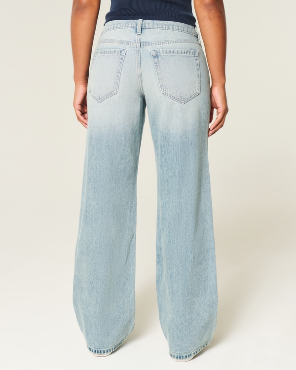 Curvy Low-Rise Light Wash Baggy Jeans