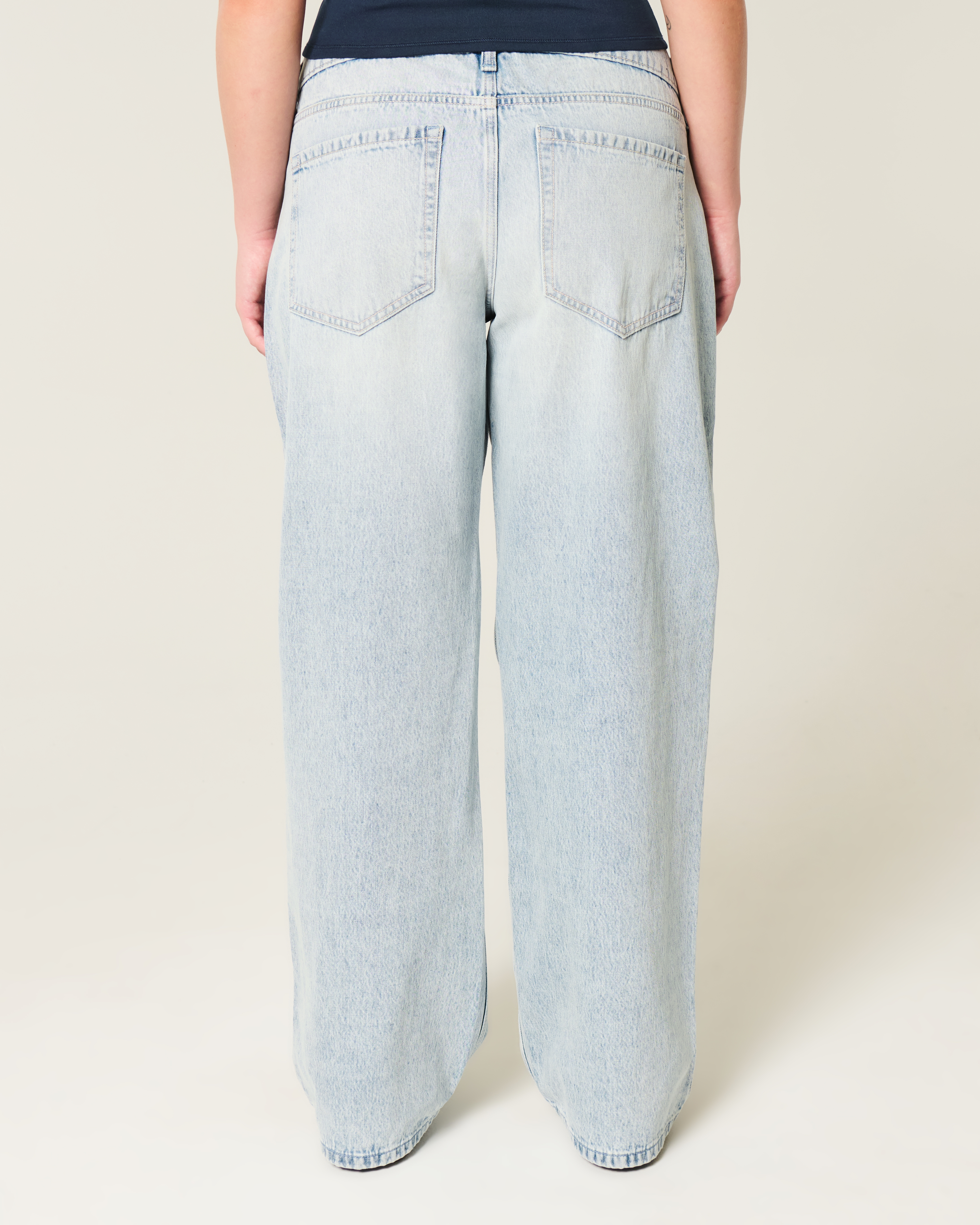 Low-Rise Ripped Light Wash Baggy Jeans