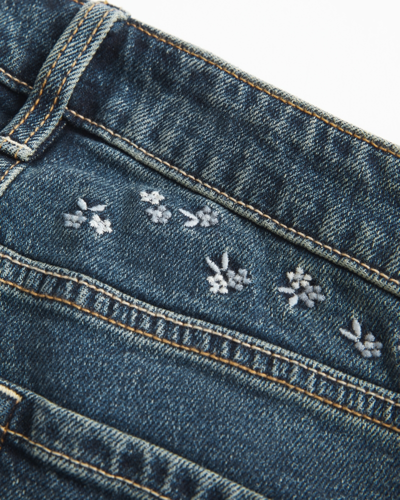 Donna Jeans svasati con fiori ricamati a vita alta con lavaggio