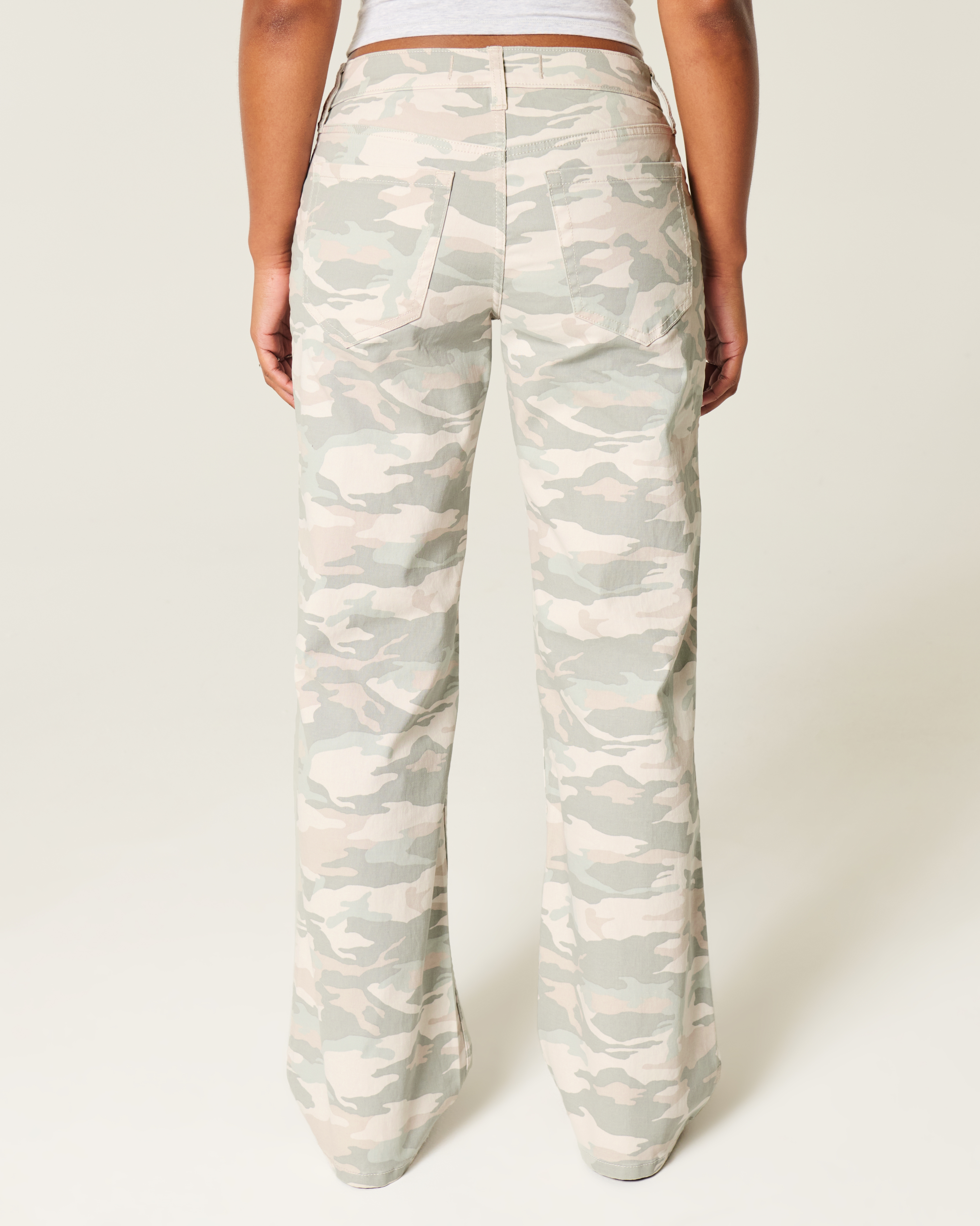 Curvy Low-rise Y2K Camo Baggy Jeans