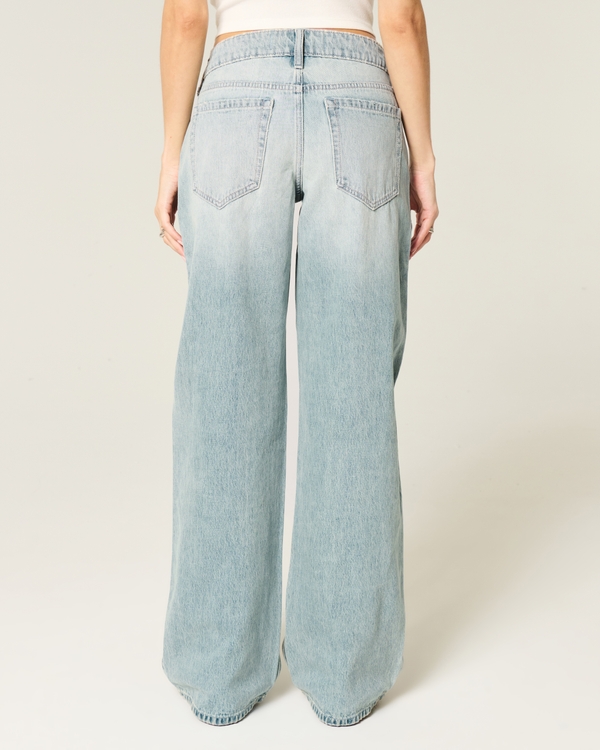 Low-Rise Light Wash Baggy Jeans